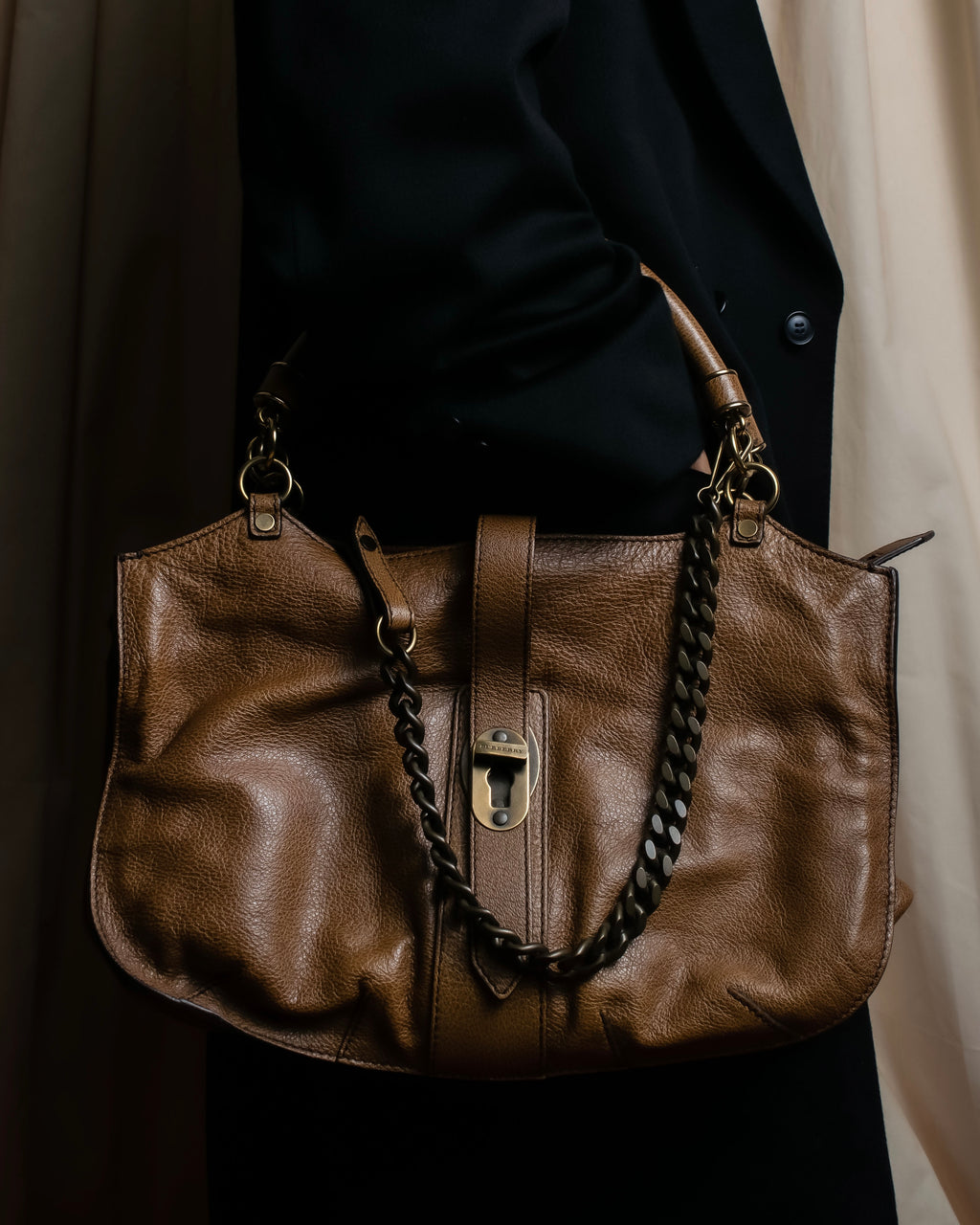 "BURBERRY" Chain design grained full grain leather shoulder bag