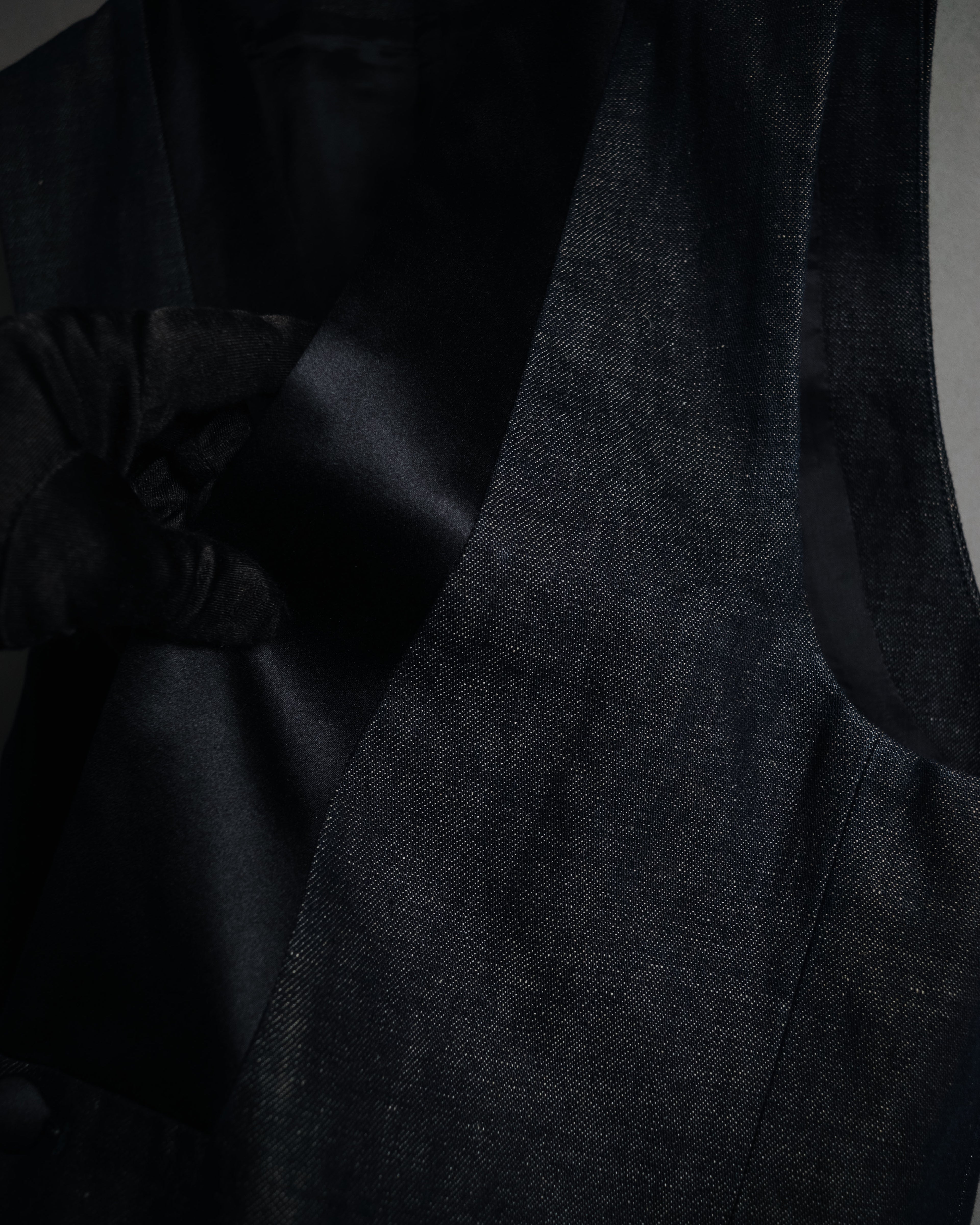 –SPECIAL– "Maison Martin Margiela"
2011 Replica denim smoking vest