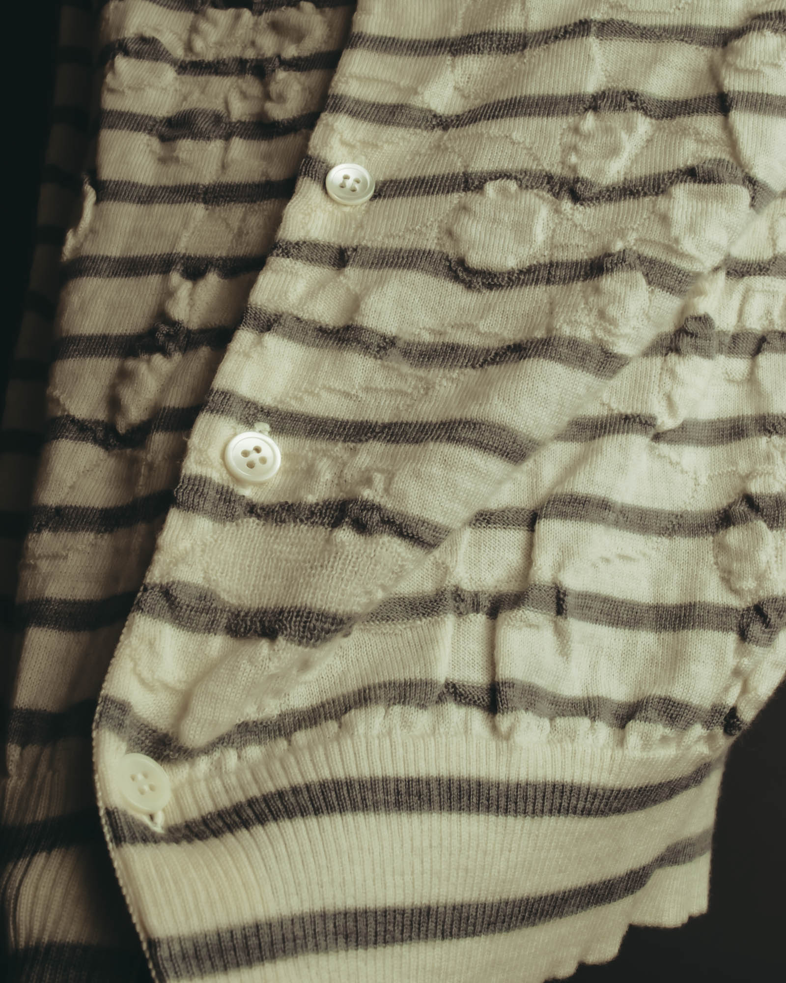 "tao COMME des GARÇONS" 10's Textured striped wool knit cardigan