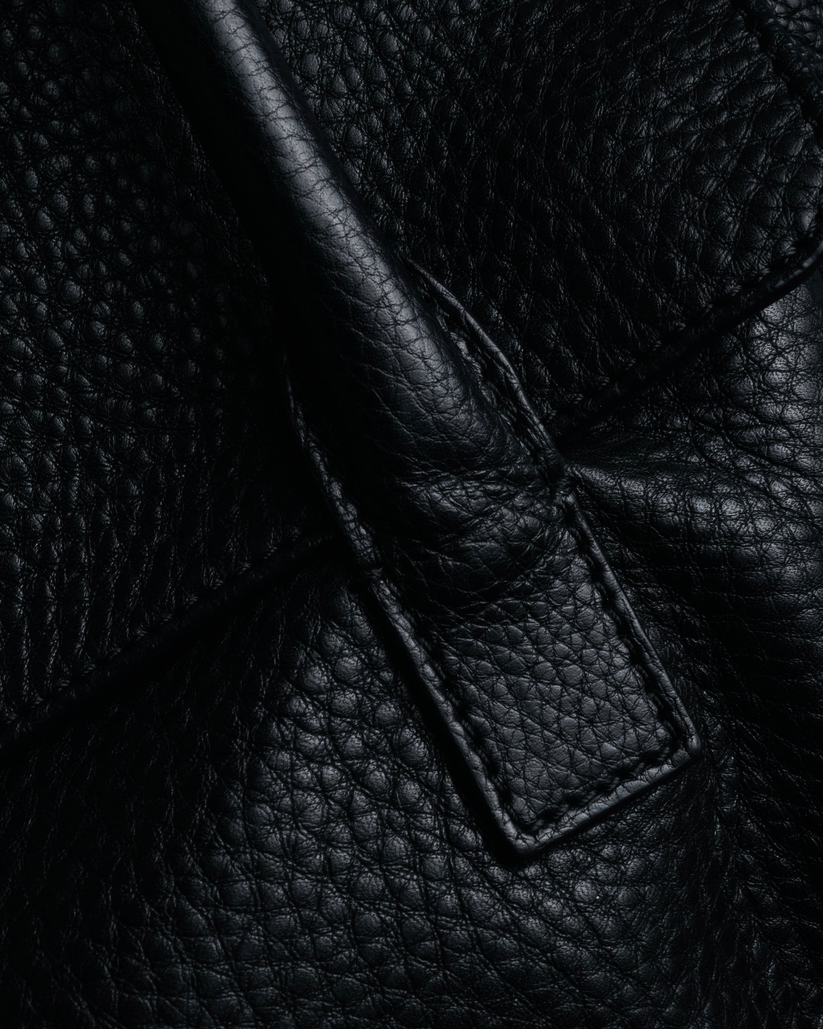 “TIFFANY & CO.” 2010’s Grained leather chain shoulder bag
