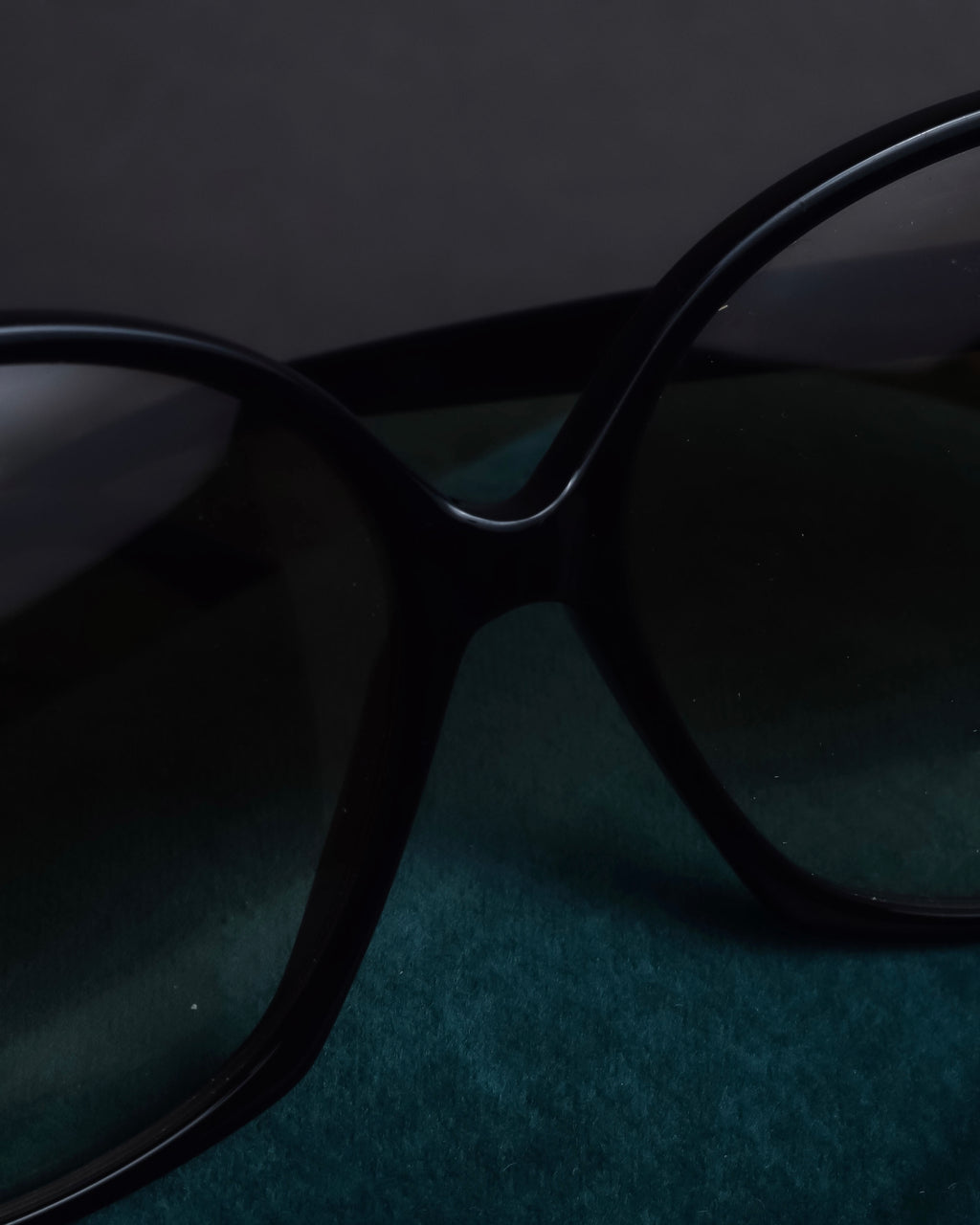"GUCCI" Butterfly frame oversized shaped sunglasses