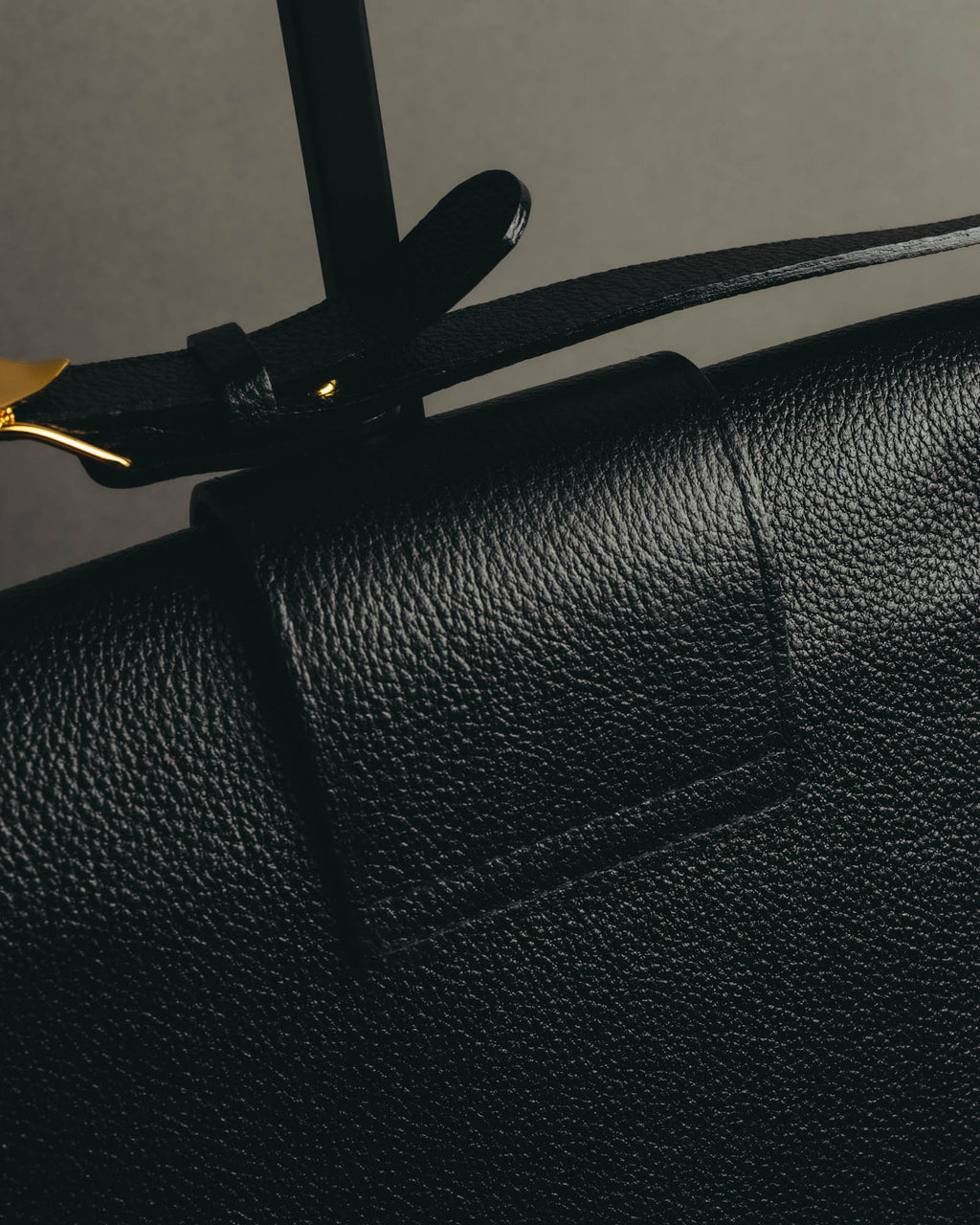 “Yves Saint Laurent” 90’s-00’s Cassandra logo one shoulder leather bag