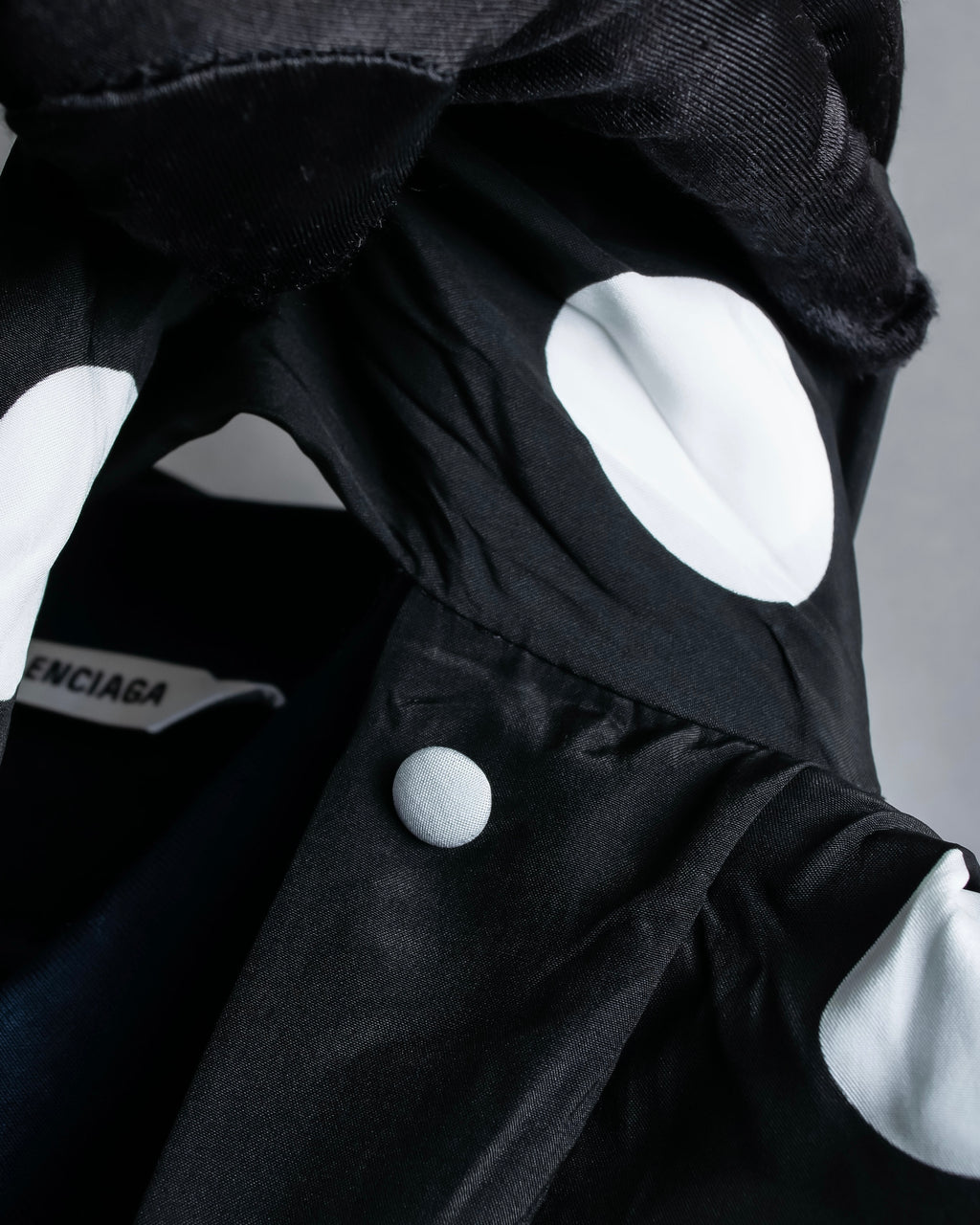 "BALENCIAGA" Polka dot flying squirrel silhouette bow tie dress