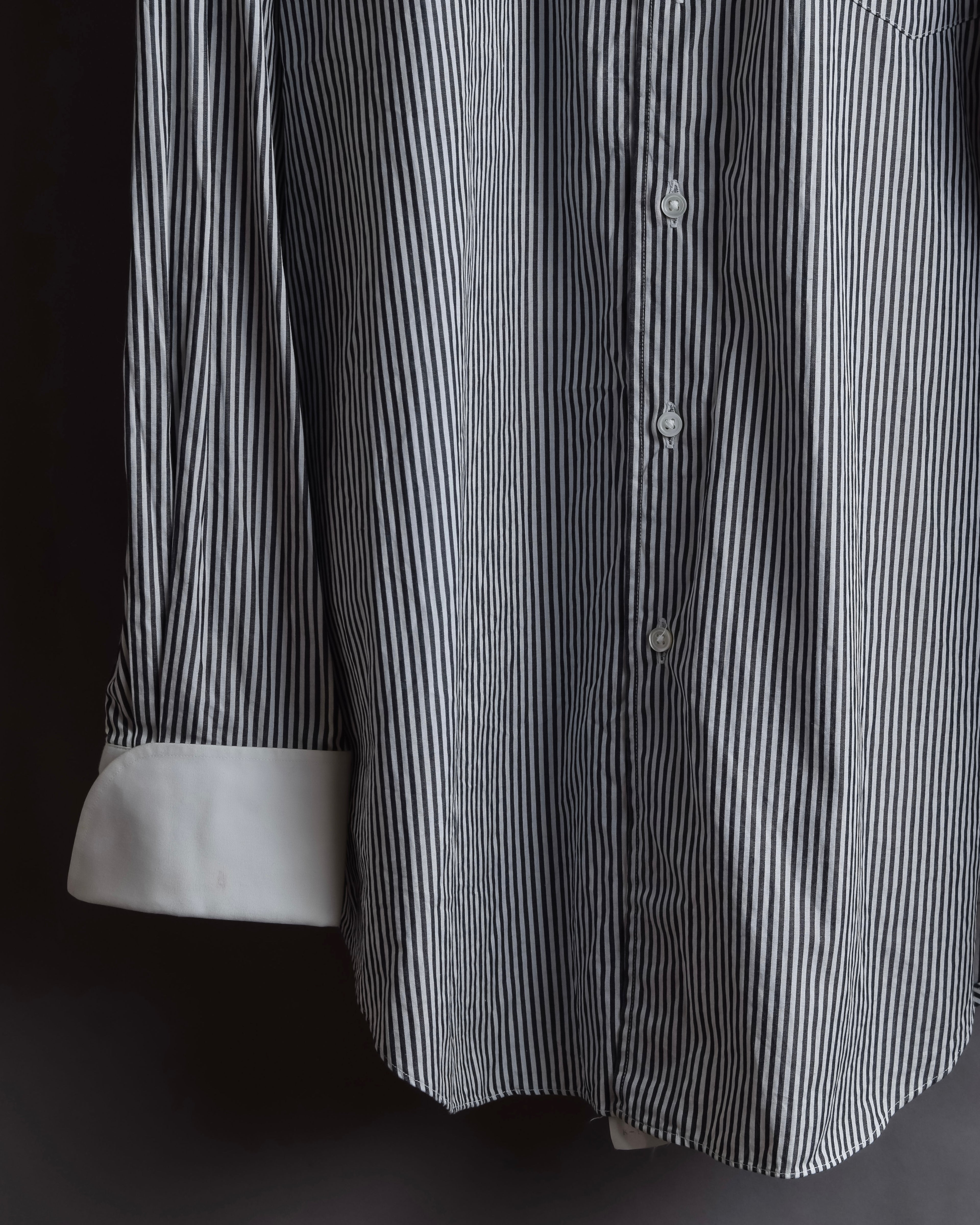 "BURBERRY" Pinstripe cleric design shirt