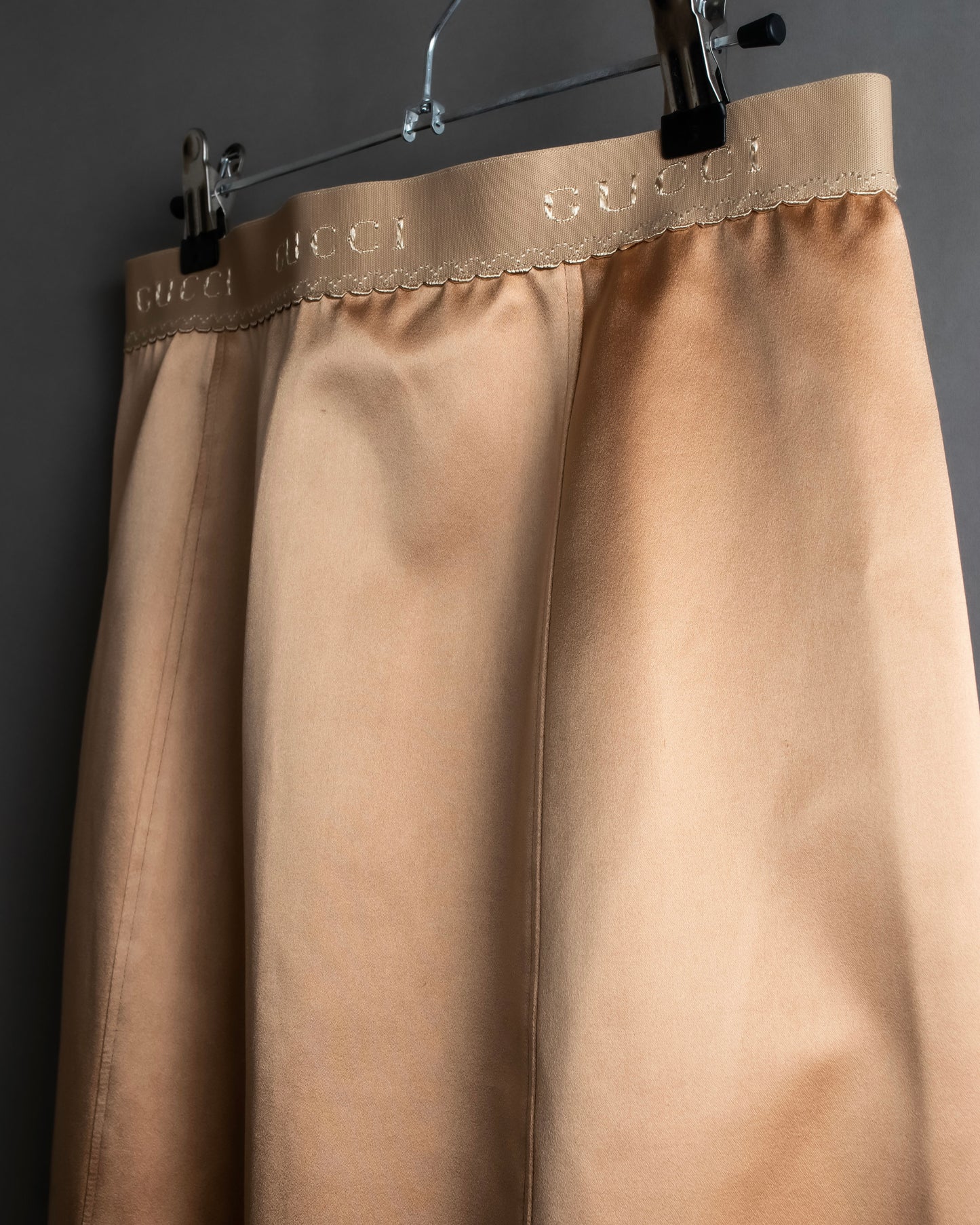 "GUCCI" 100% silk glossy cropped length skirt