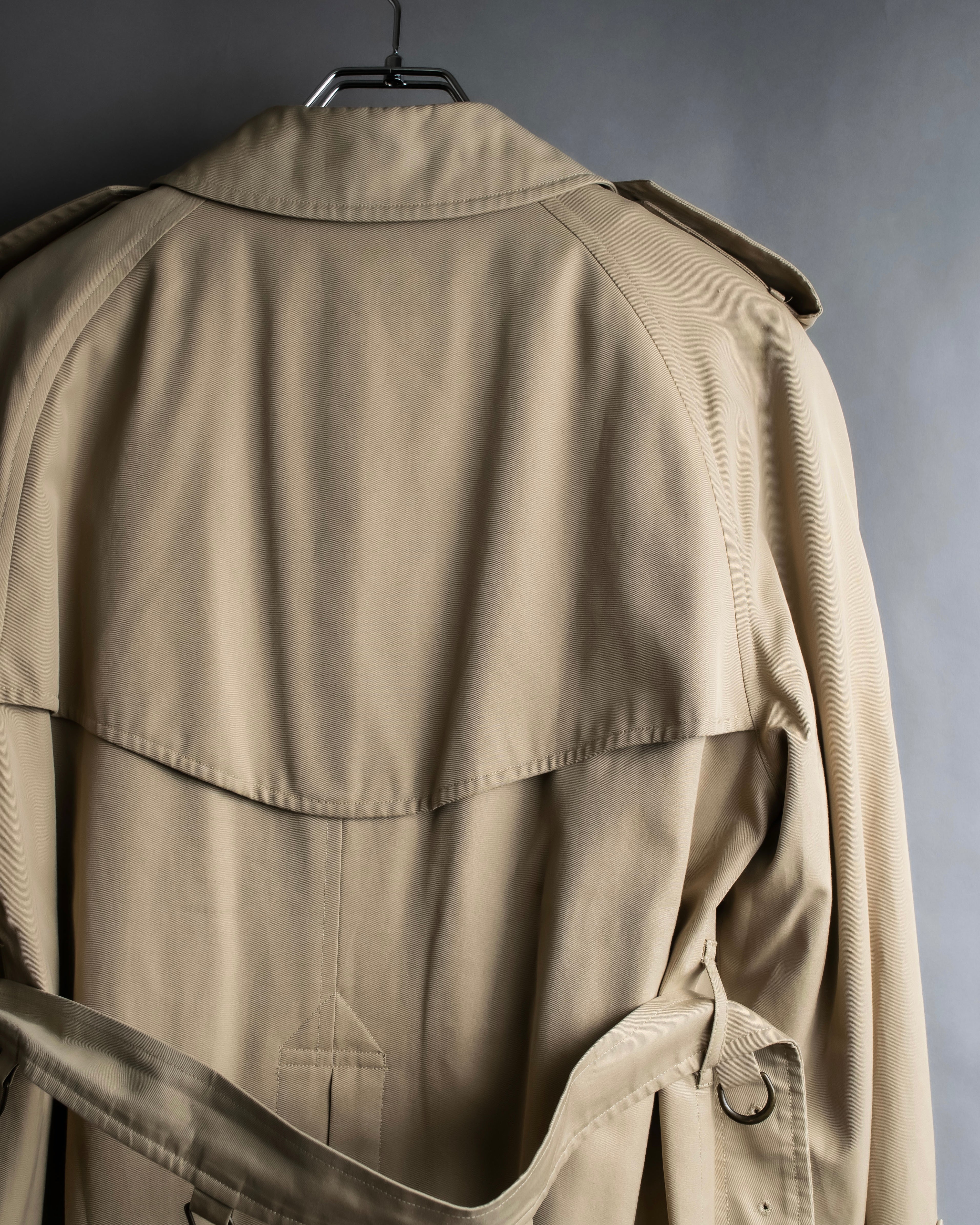 "BURBERRYS" Military detail classic trench coat
