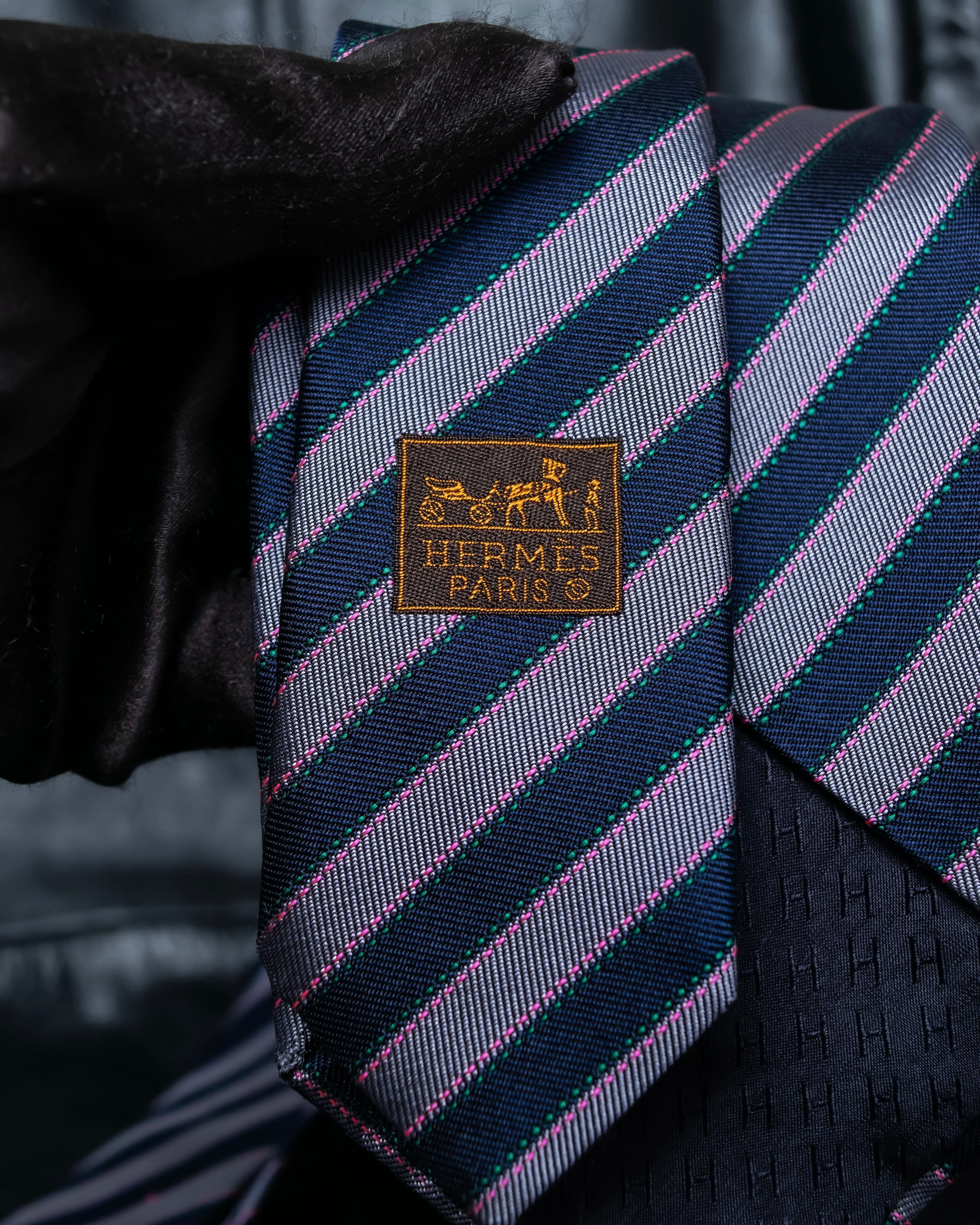 "HERMES" Pink accent regimental tie