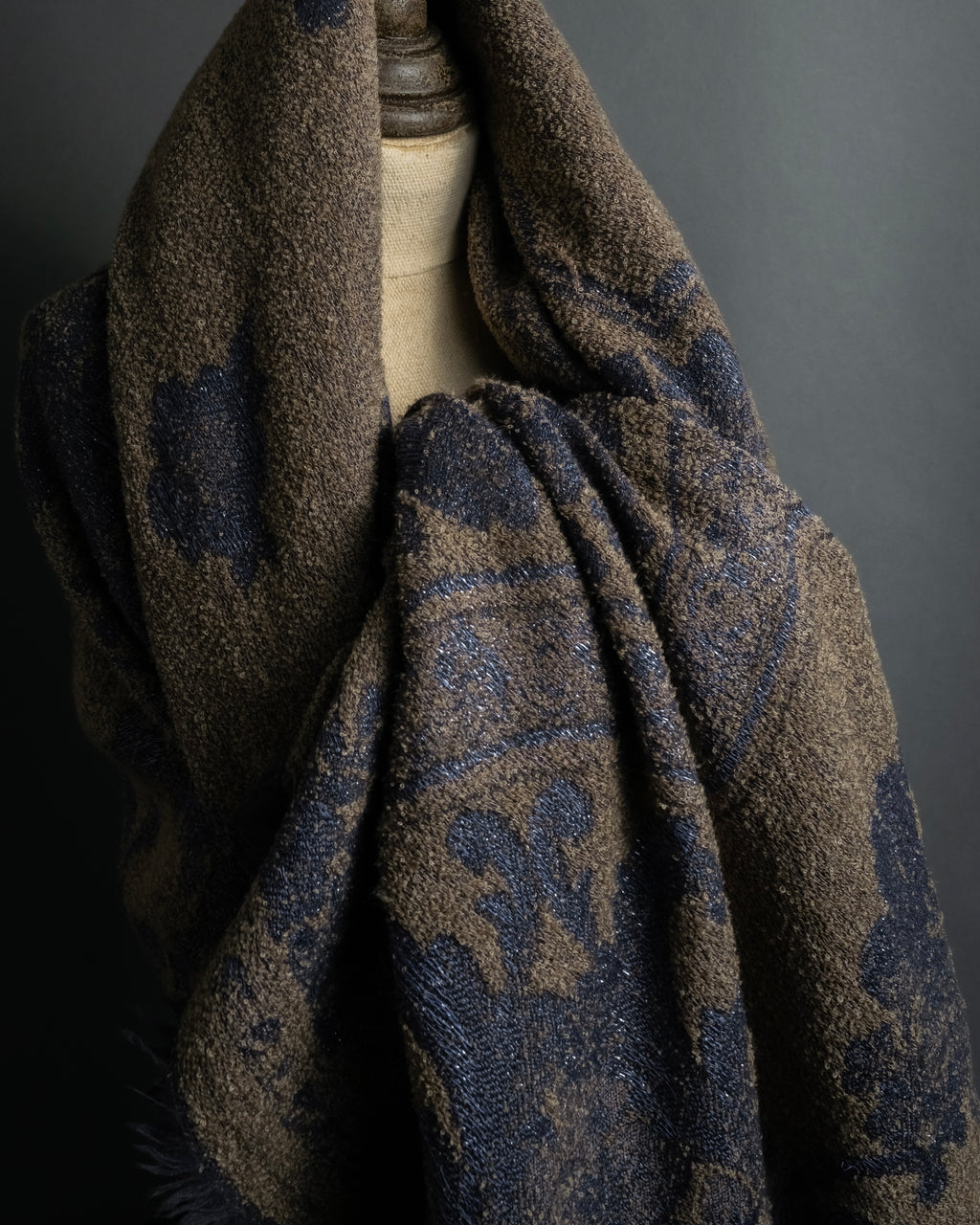 "BALENCIAGA" Large size lame jacquard weave stole