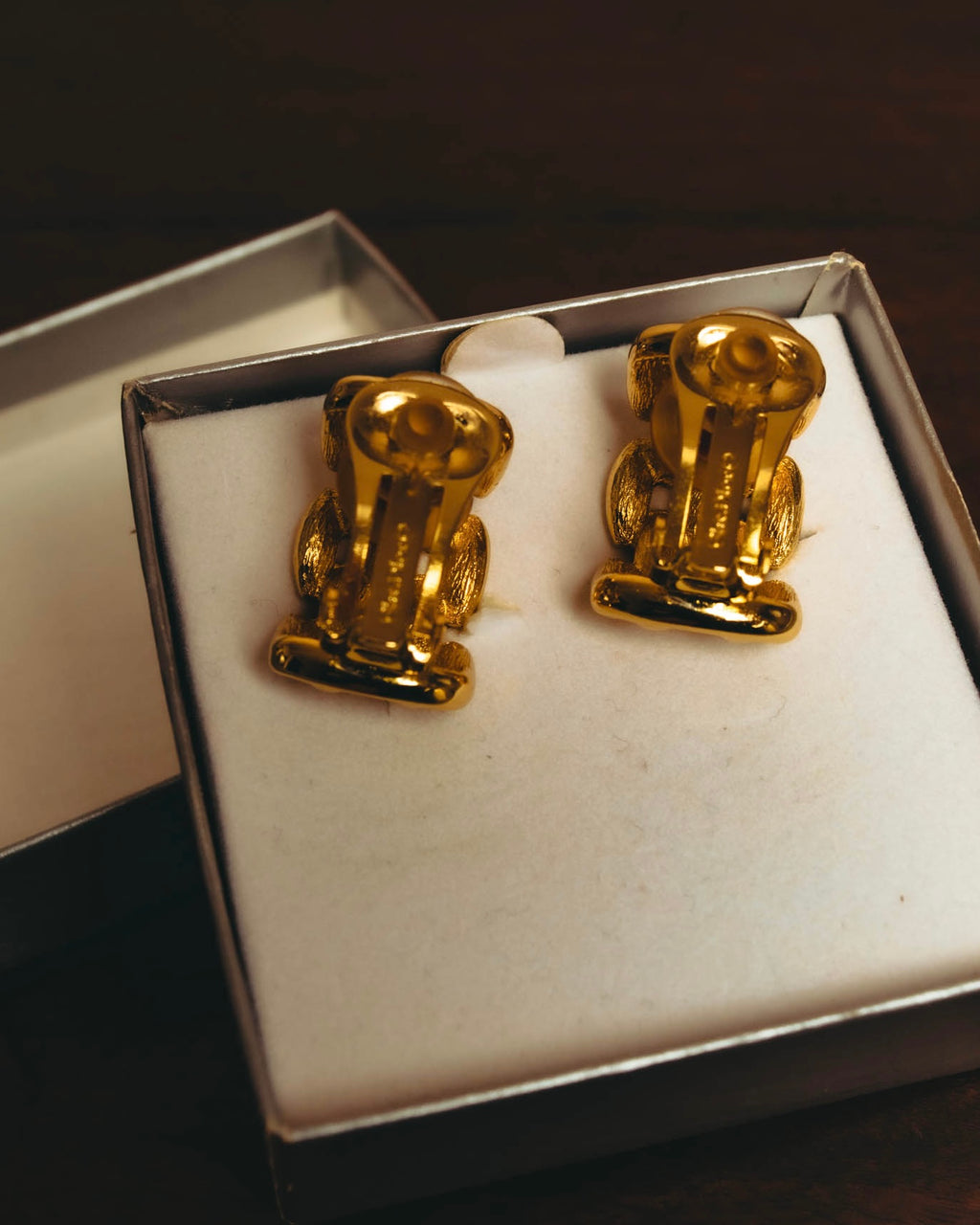 "Christian Dior" 80's-90's Gold chain clip-on earrings