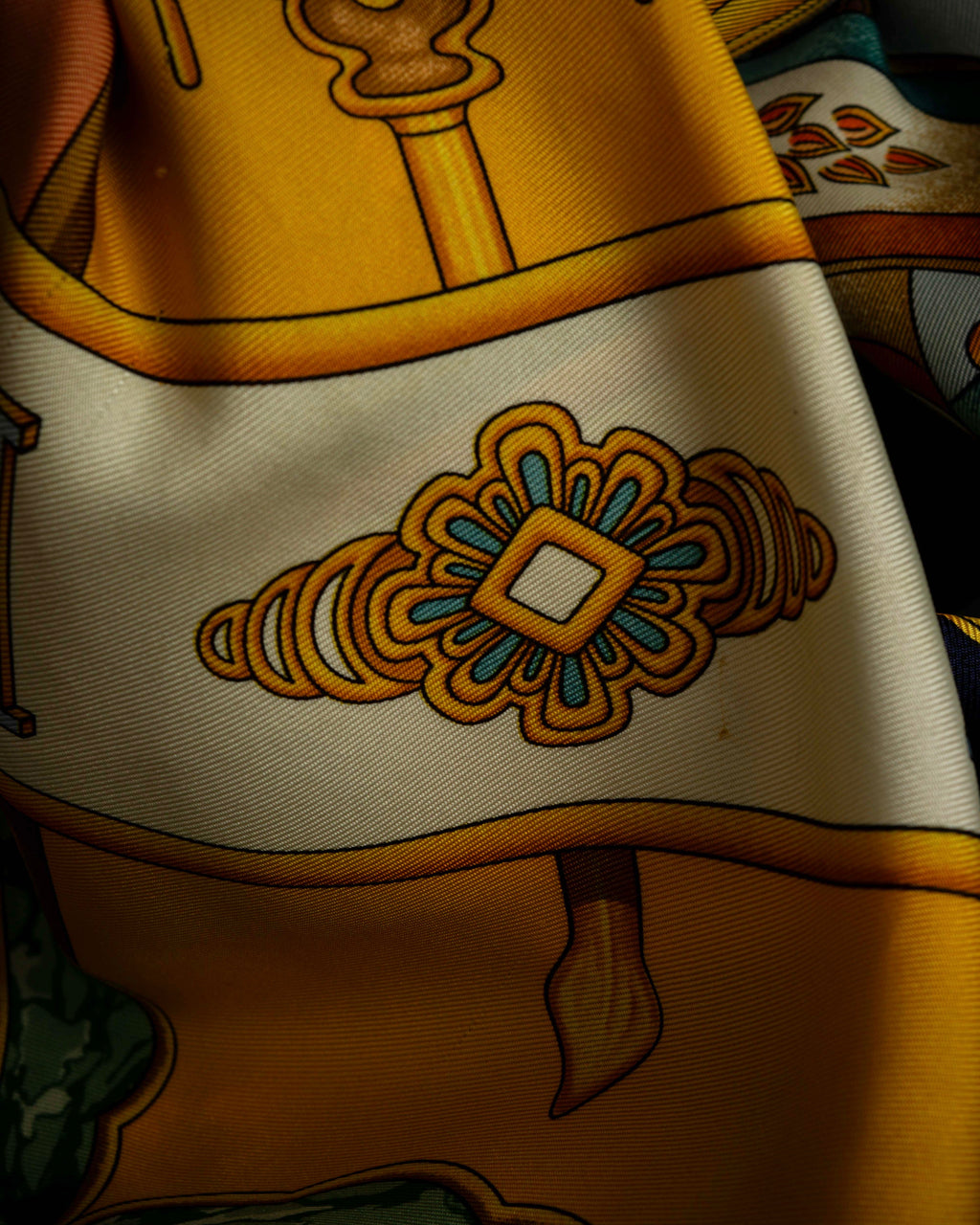 "HERMES" Carpe Diem design Carré 90 silk scarf