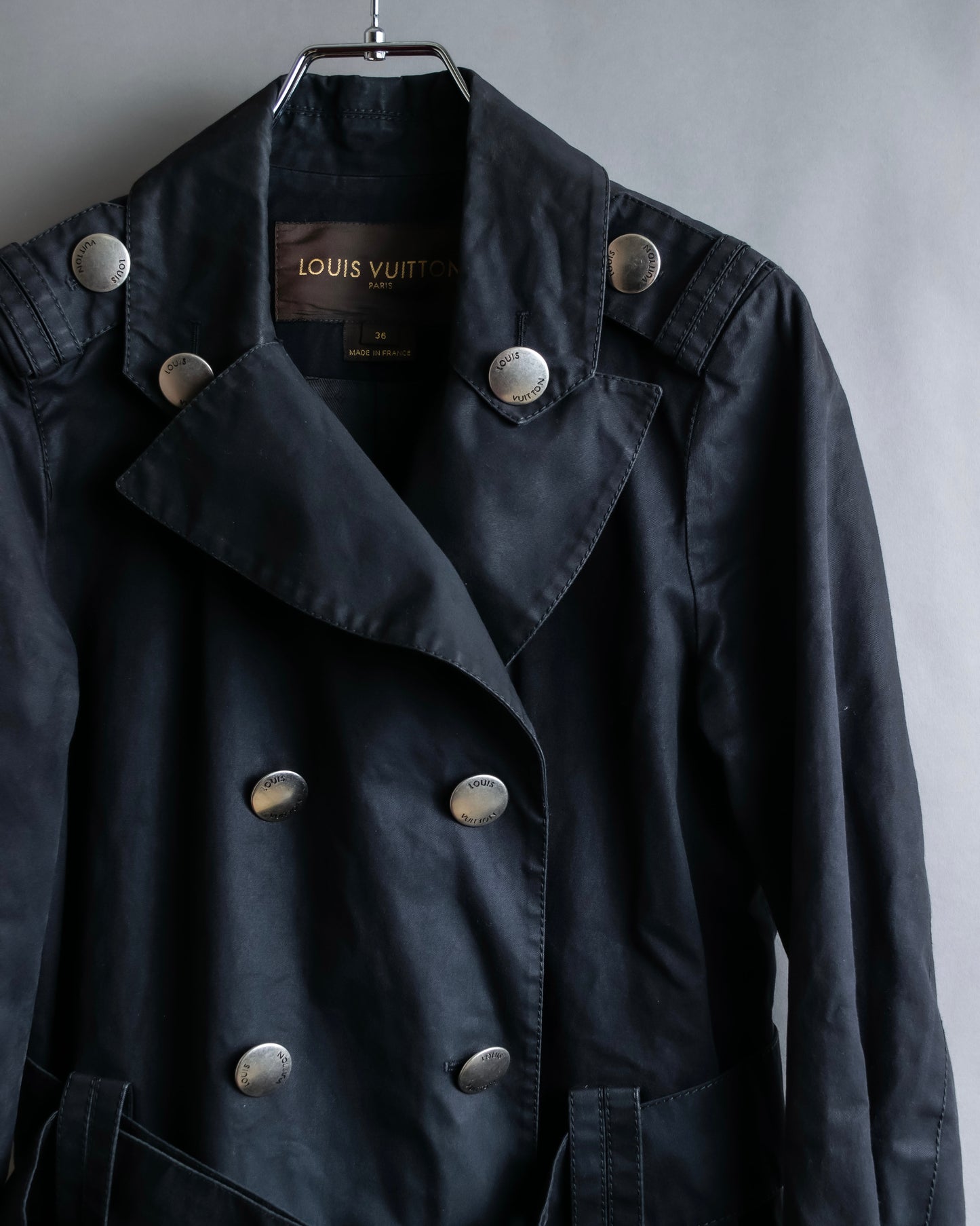 "LOUIS VUITTON" Metal button detailing belted trench coat