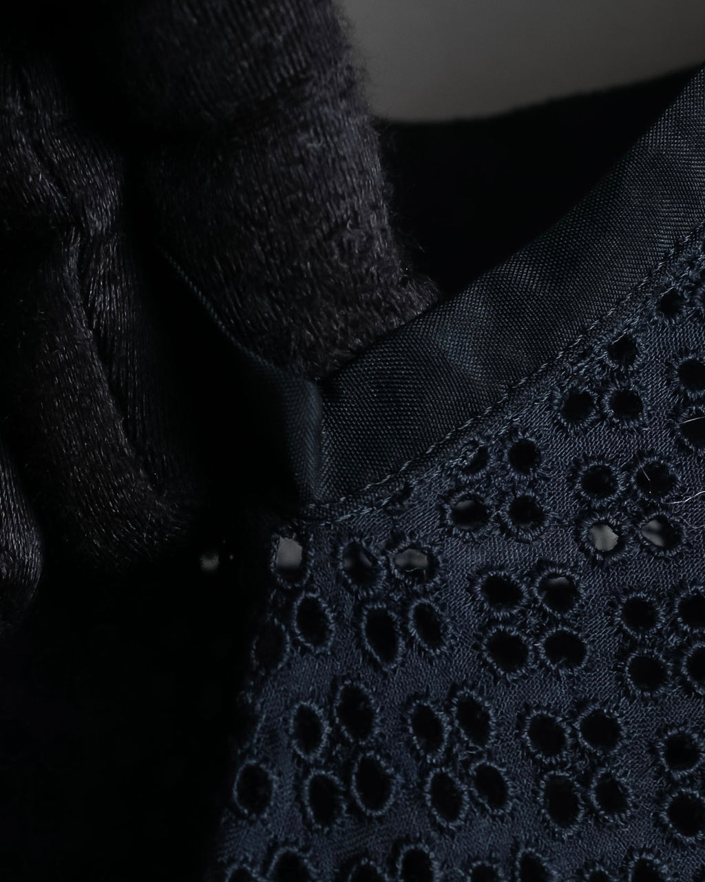 "tricot COMME des GARCONS" 96SS eyelet lace design patterned fabric switching vest