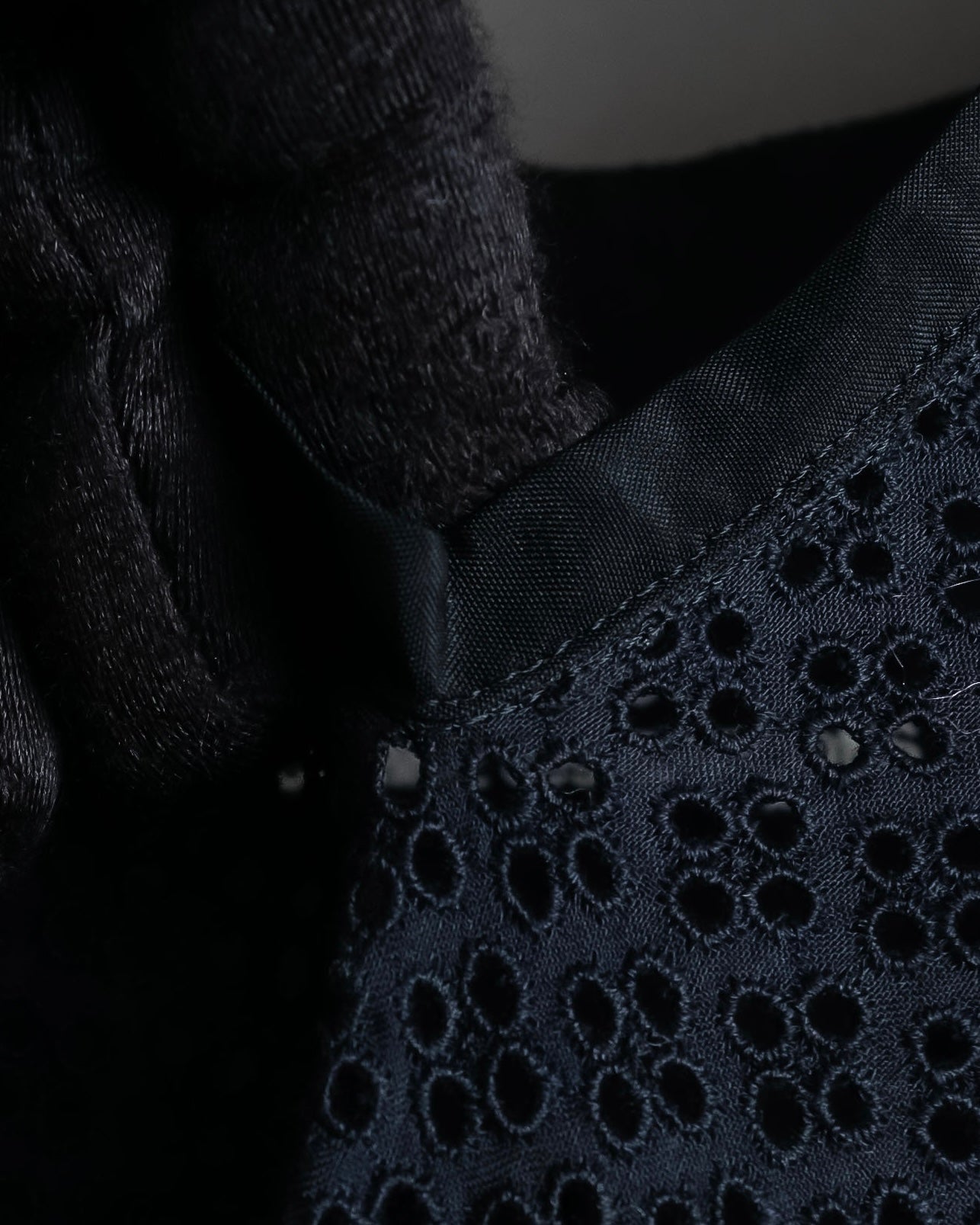 "tricot COMME des GARCONS" 96SS eyelet lace design patterned fabric switching vest