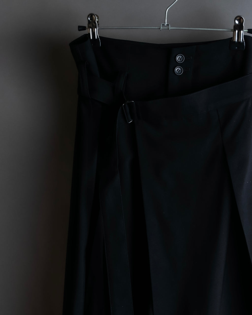 "YOHJI YAMAMOTO +NOIR" Asymmetrical slit sarouel slacks