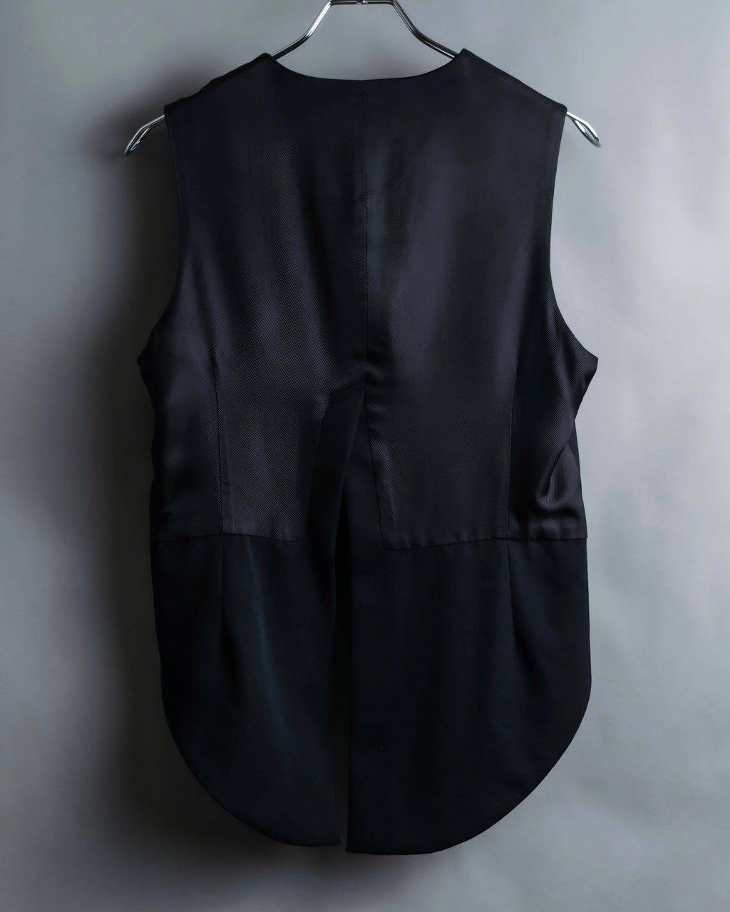 “Y‘s” Tail coat detailed vest