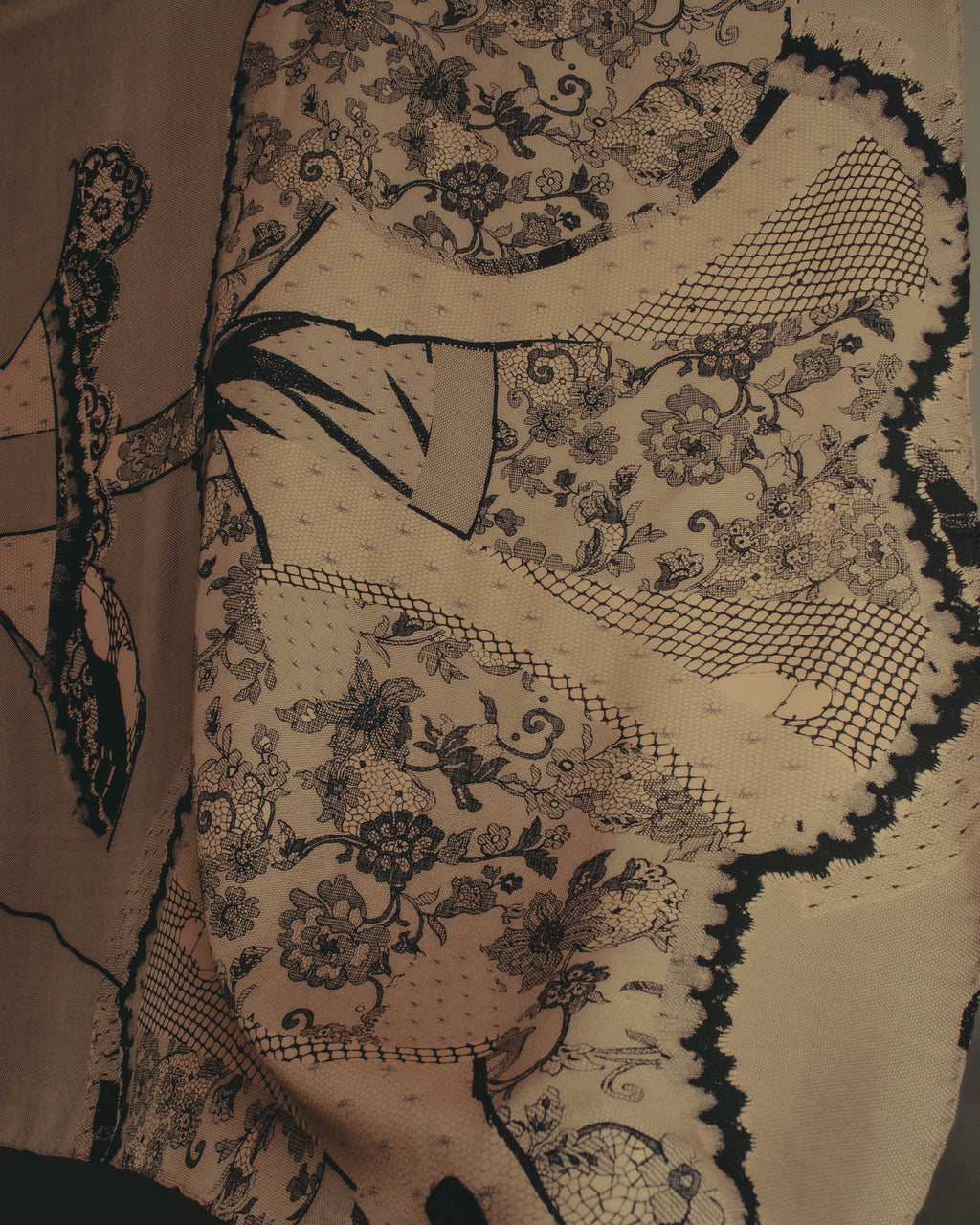 –SPECIAL– “Christian Dior” 00’s Trompe l’oeil lace corset print silk scarf