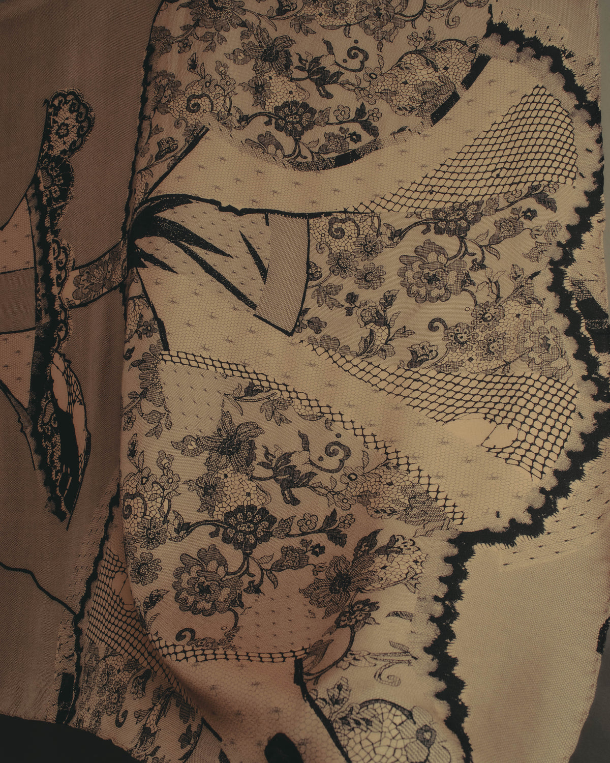 –SPECIAL– “Christian Dior” 00’s Trompe l’oeil lace corset print silk scarf