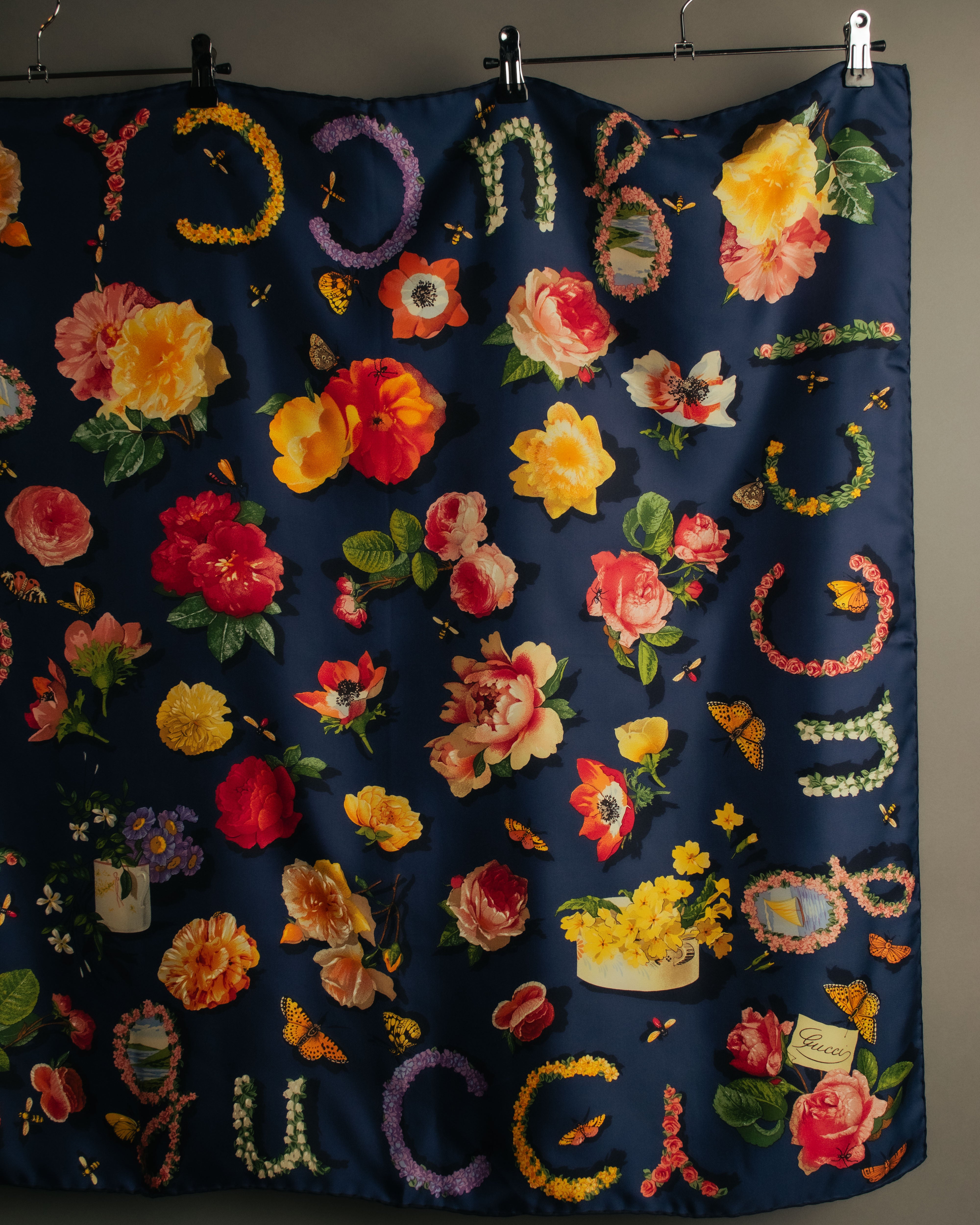 GUCCI★トムフォード期★花柄 スカーフ★フローラ★一輪花★絹★VINTAGE GUCCI” 90's-00's Flora logo silk scarf – MOOD