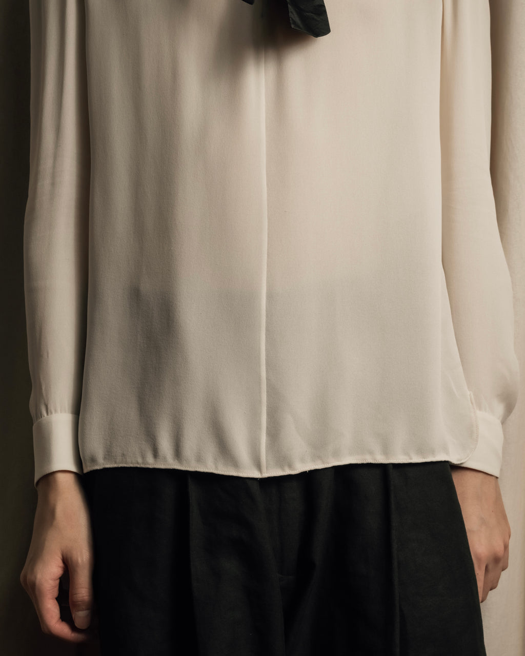 "VALENTINO" Gathered detail ribbon bow tie pullover