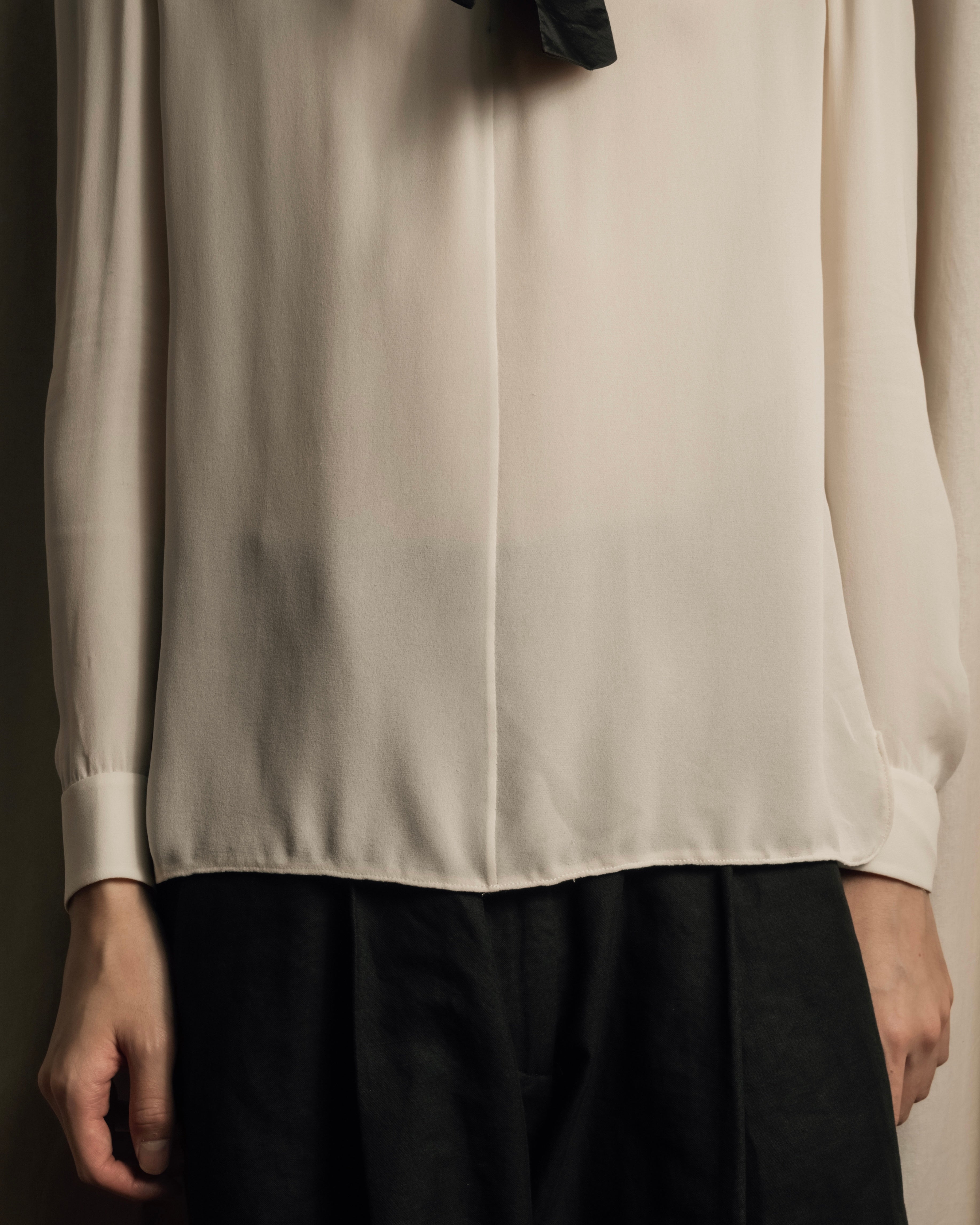 "VALENTINO" Gathered detail ribbon bow tie pullover