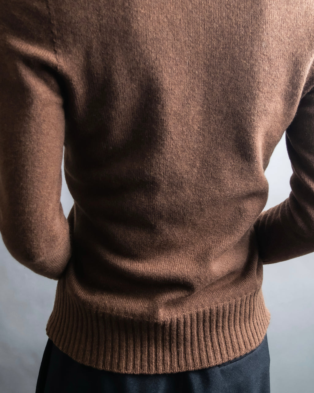 "HERMES" 100% cashmere V neck design knit