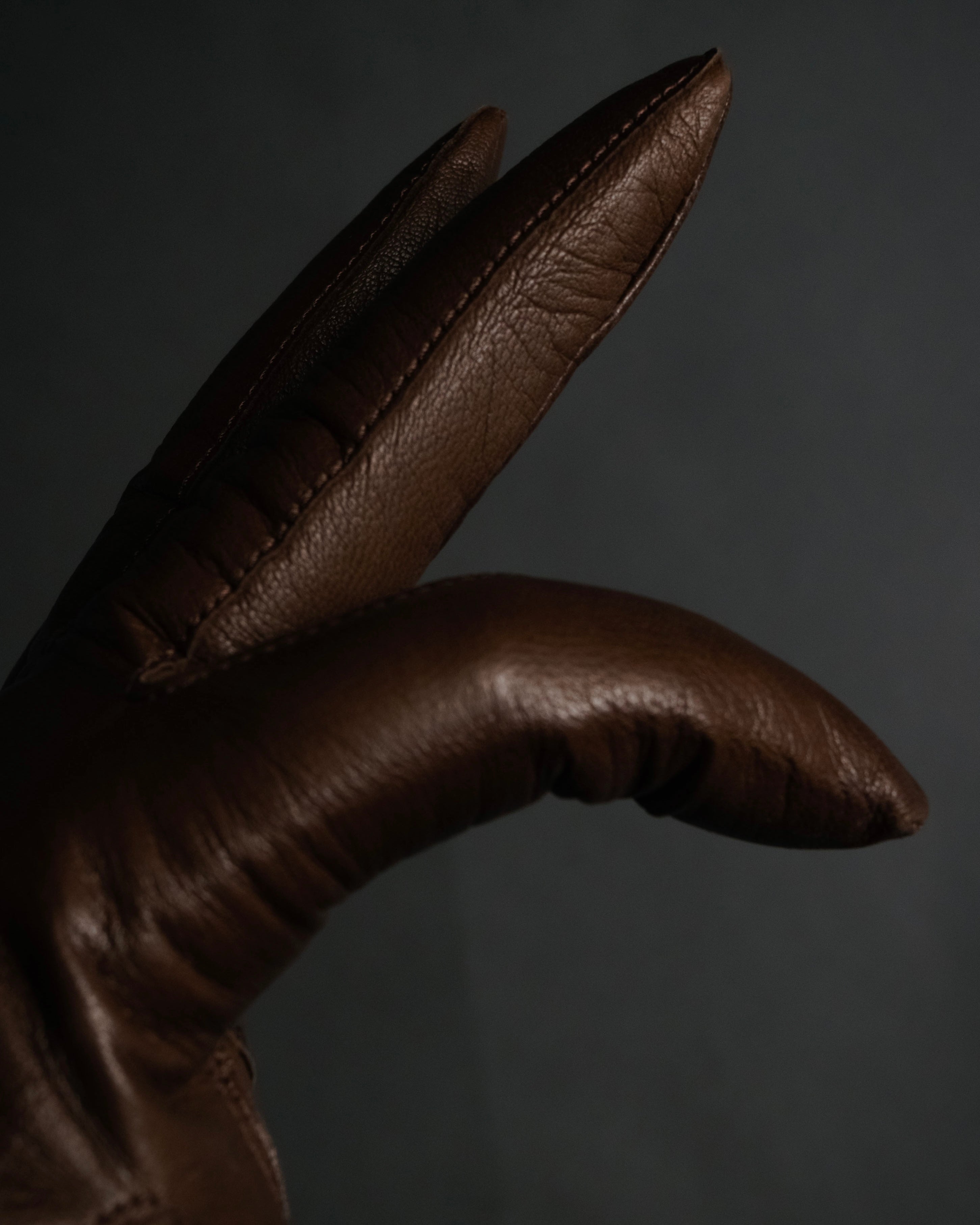 “Chloé” 2000’s Pittards leather minimalist gloves