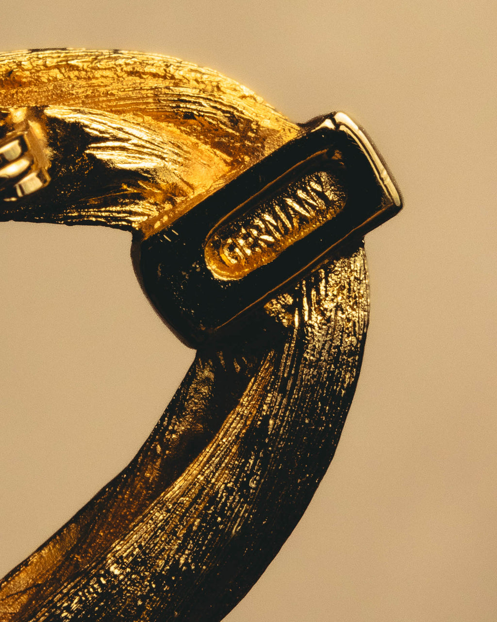 "Christian Dior" 70's Textured gold tone brooch
