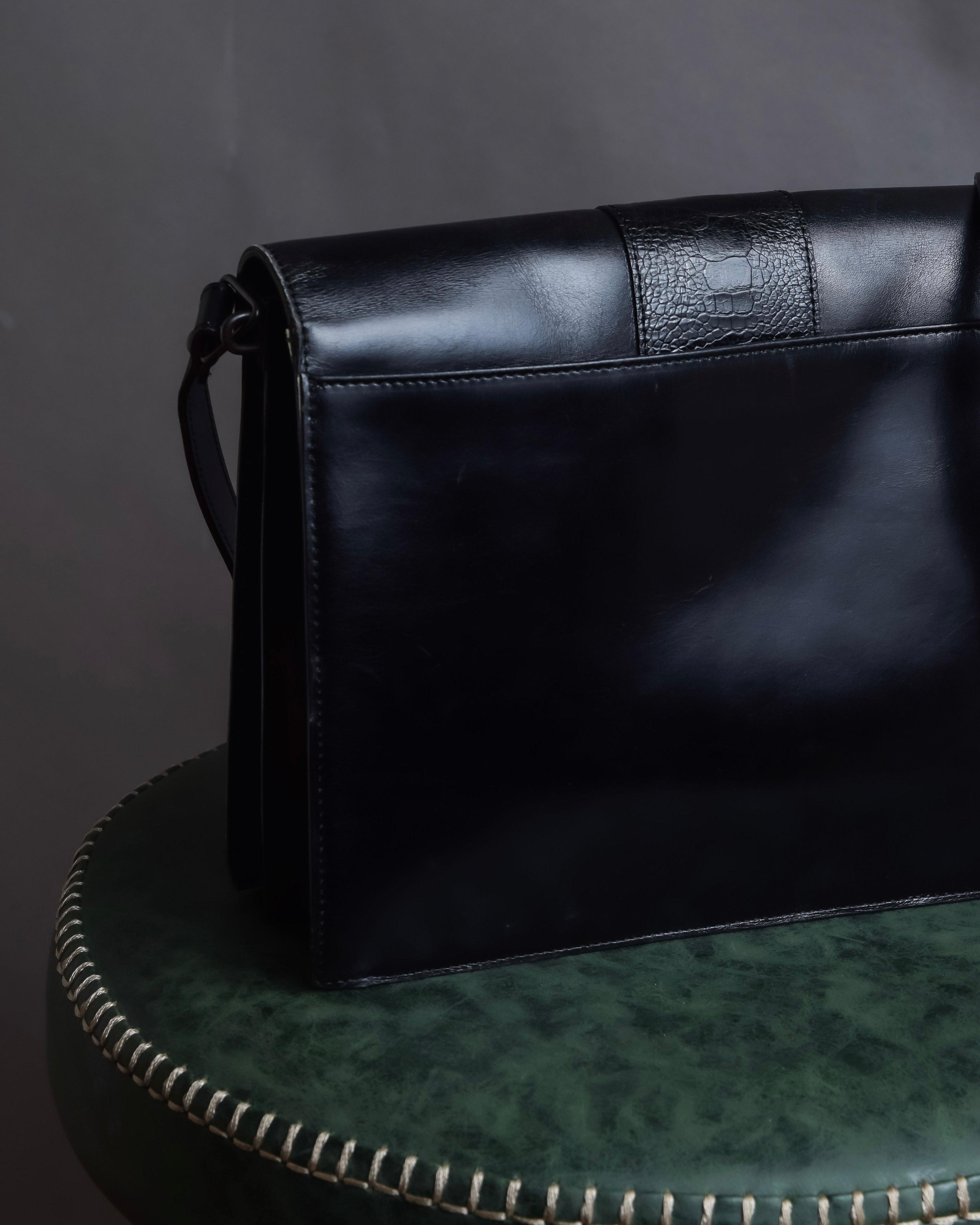 "YVES SAINT LAURENT" Crocodile embossed combination design leather bag