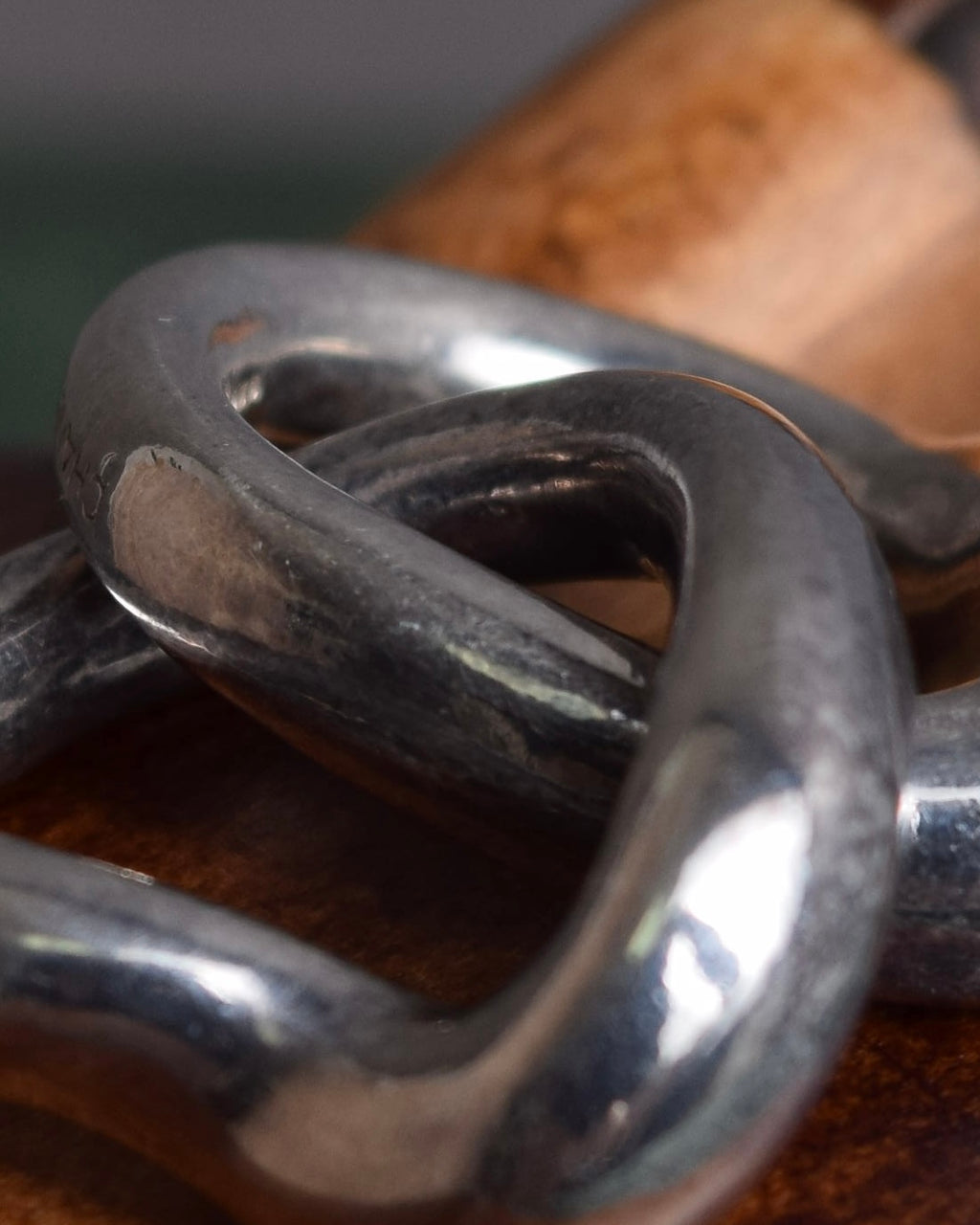 "CHANEL" 90's Organic twist design double ring