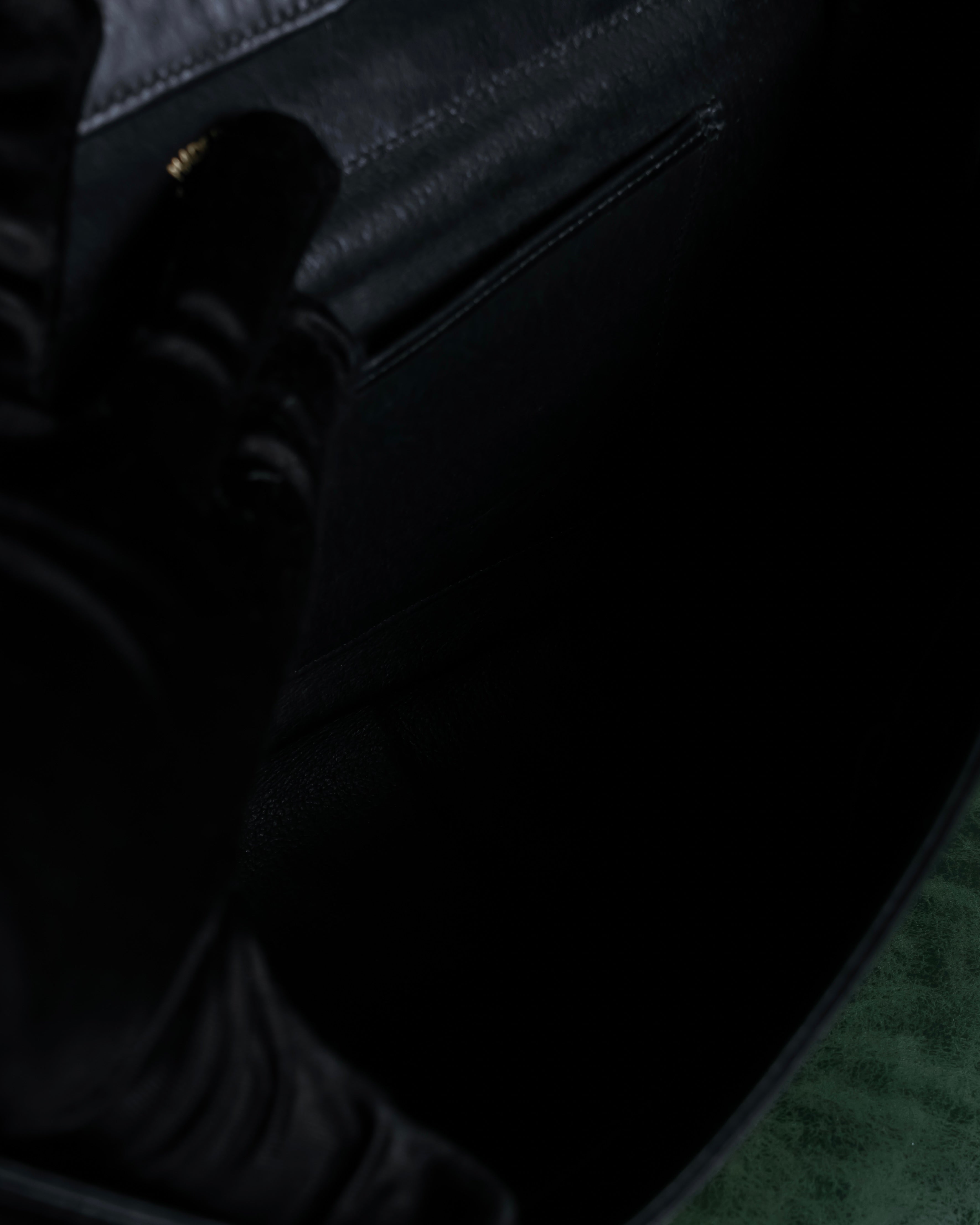 "GUCCI" Saddlery motif crisp design vintage leather shoulder bag