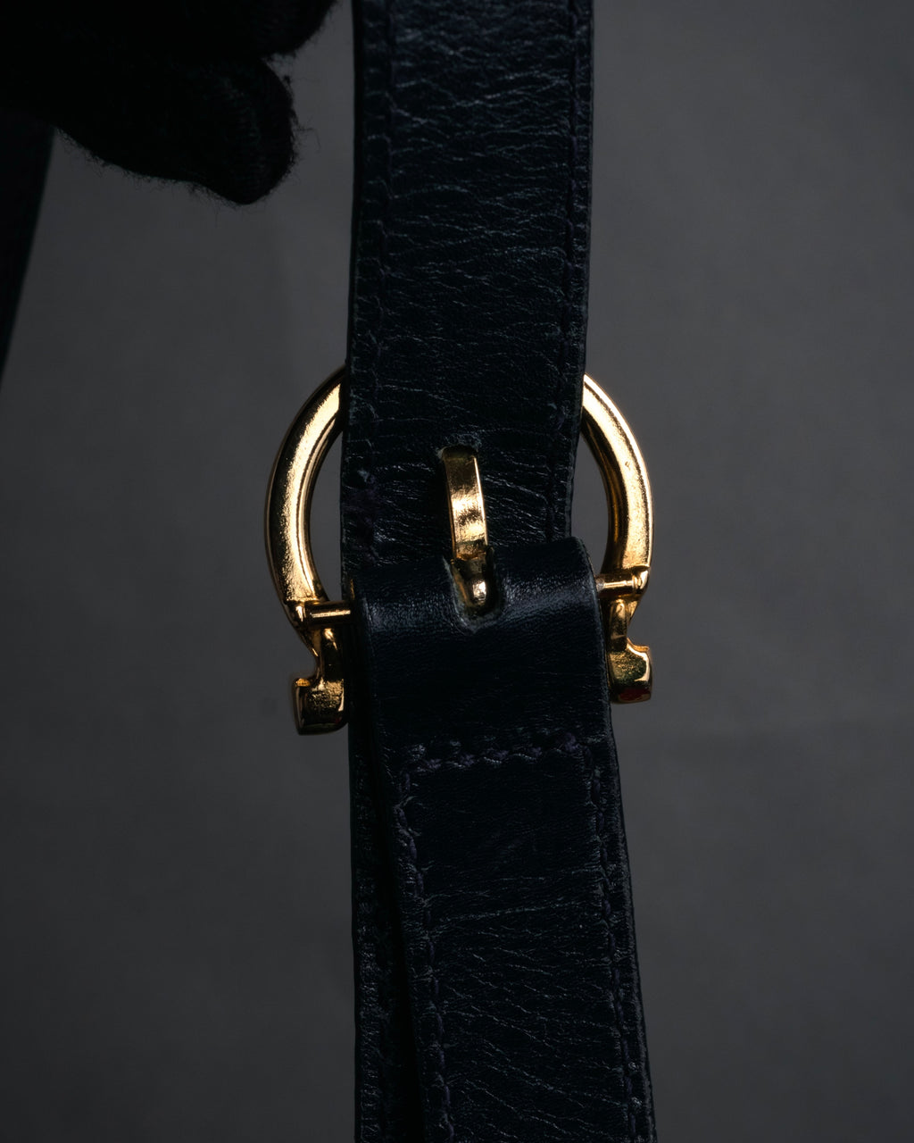“Salvatore Ferragamo” 90’s Vara ribbon box calf shoulder bag