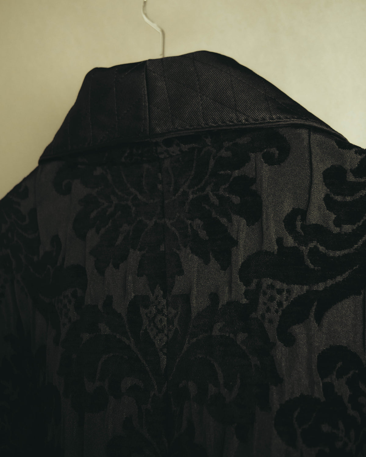 “DOLCE&GABBANA” Late 2010’s-early 2020’s Baroque jacquard belted robe coat