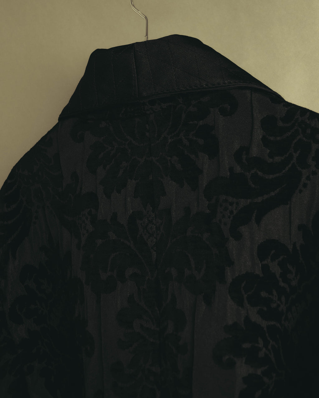 “DOLCE&GABBANA” Late 2010’s-early 2020’s Baroque jacquard belted robe coat