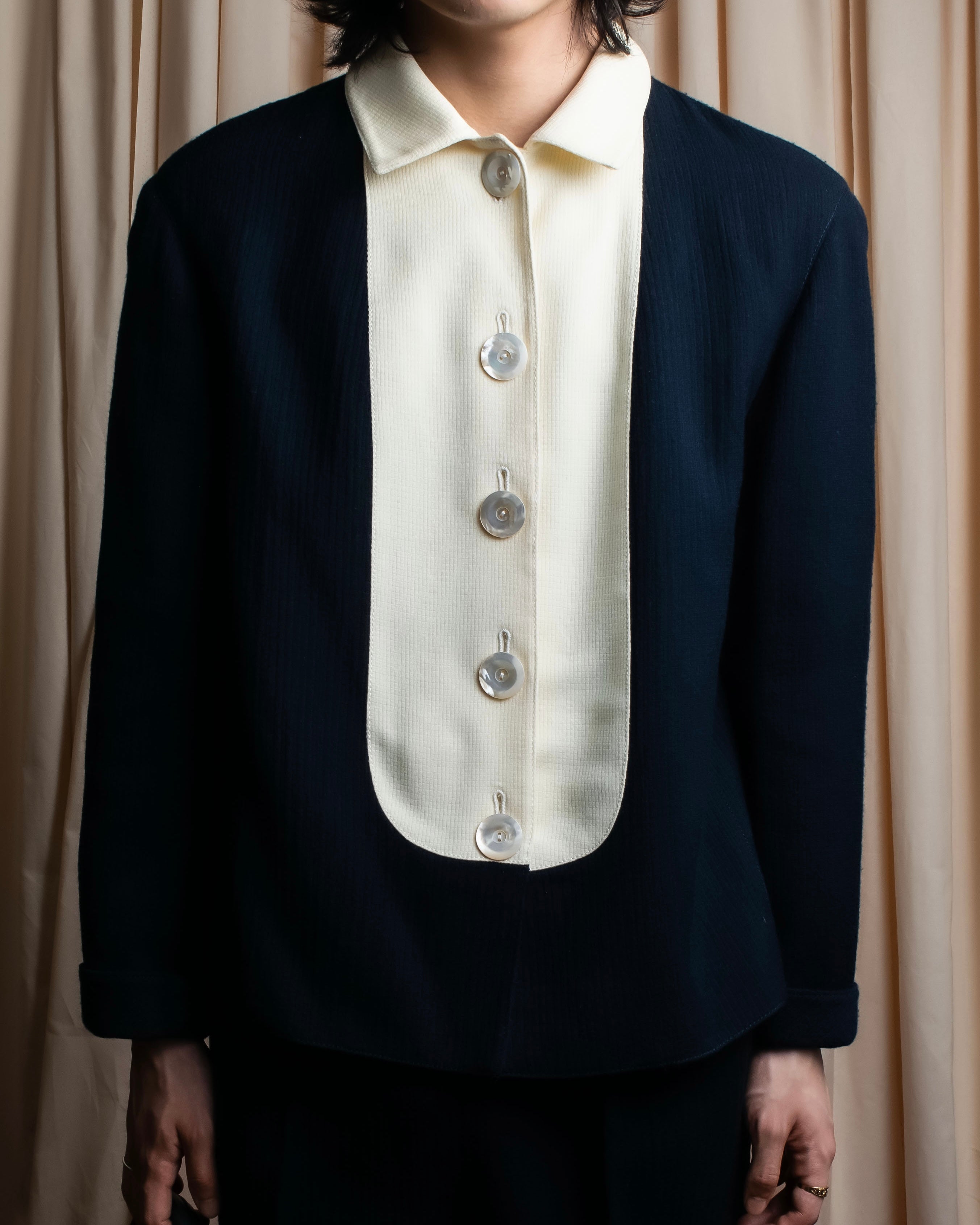 "VALENTINO GARAVANI BOUTIQUE"
Cleric design shirt jacket & tapered slacks set up