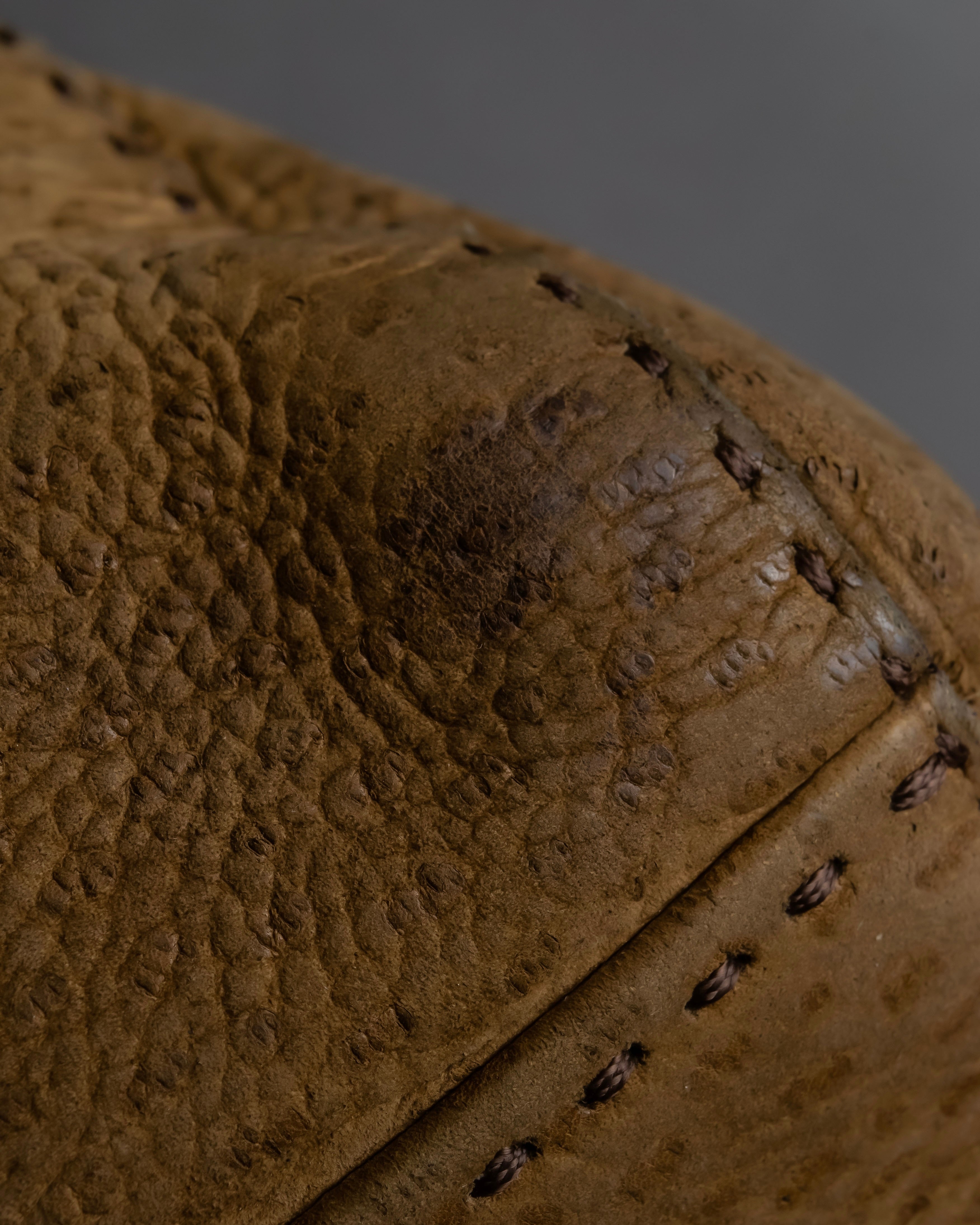 "PRADA" Hook hardware design ostrich leather shoulder bag