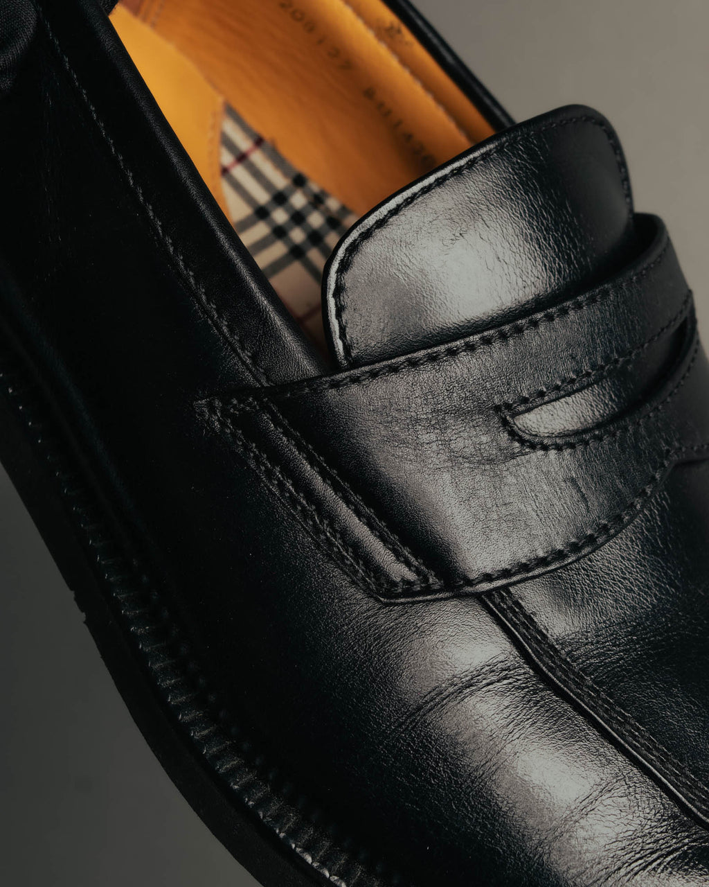 “Burberry London” 00’s-10’s Black leather penny loafers