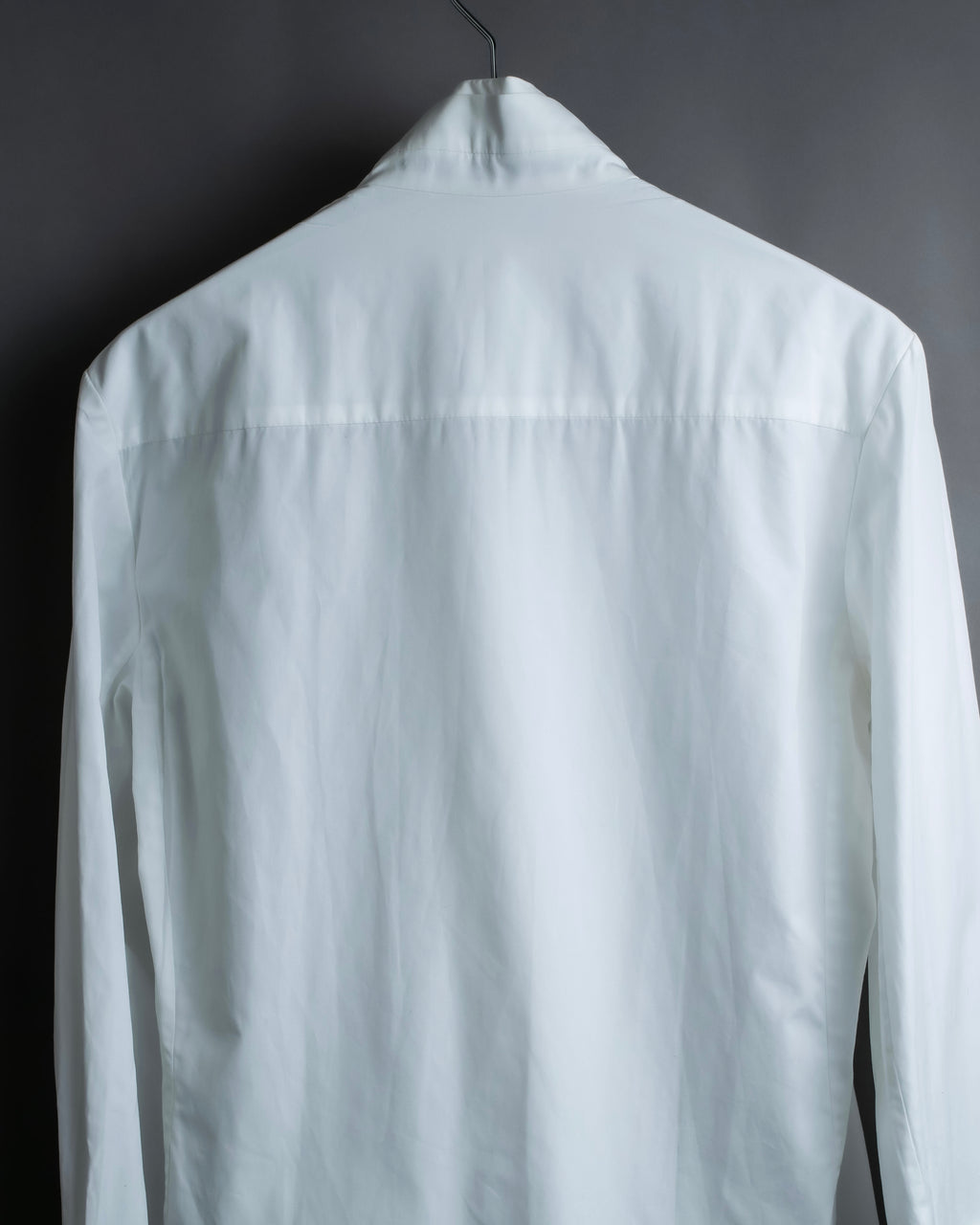 "Bruno Pieters." 2-way collar design stand-up collar dress shirt