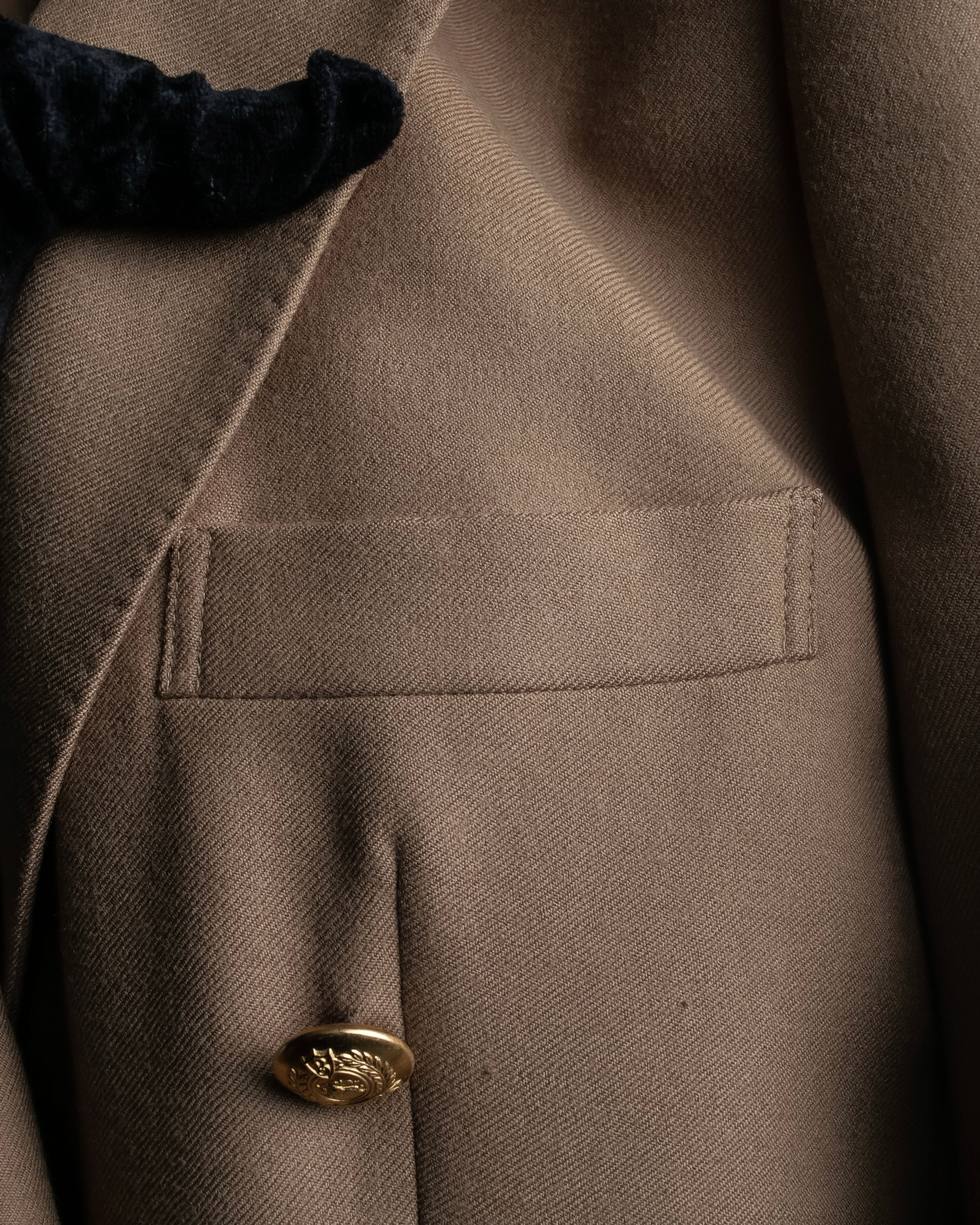 "BURBERRYS" 6 button tailored jacket and tight skirt set up