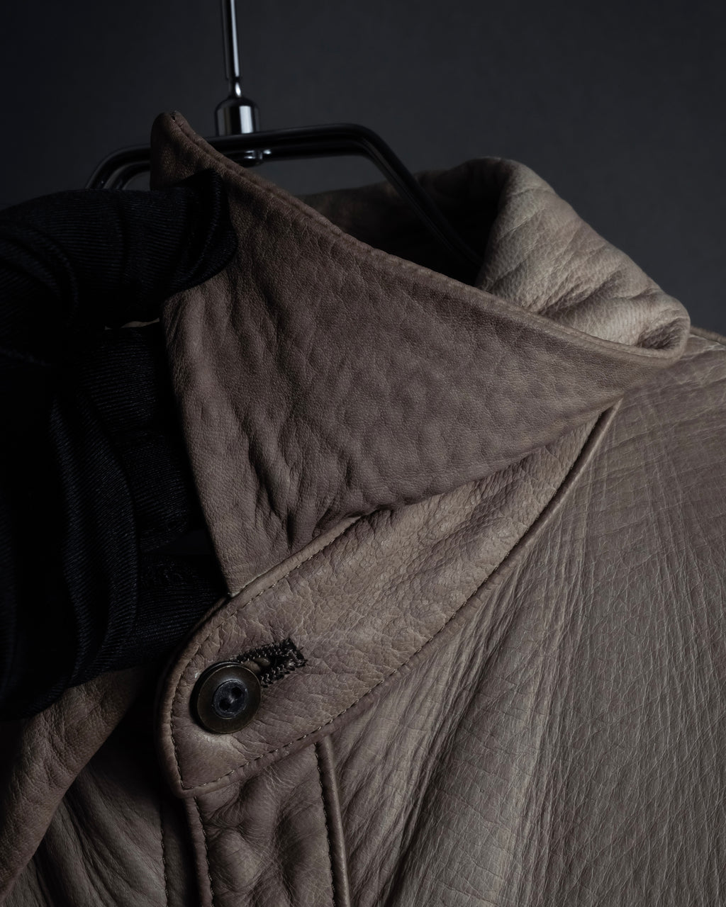 "ISAMU KATAYAMA" Dart-shaped deer leather shirt jacket