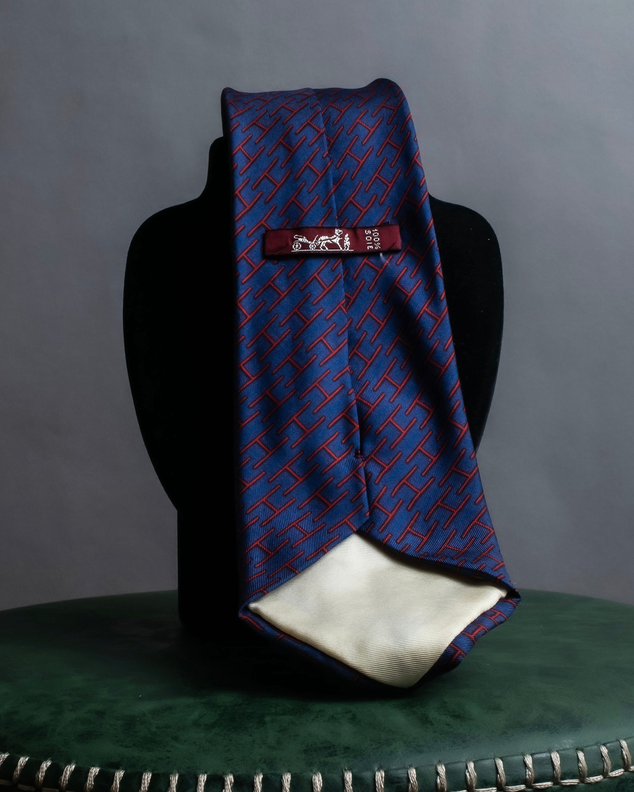 "HERMES" Geometric pattern H motif silk necktie