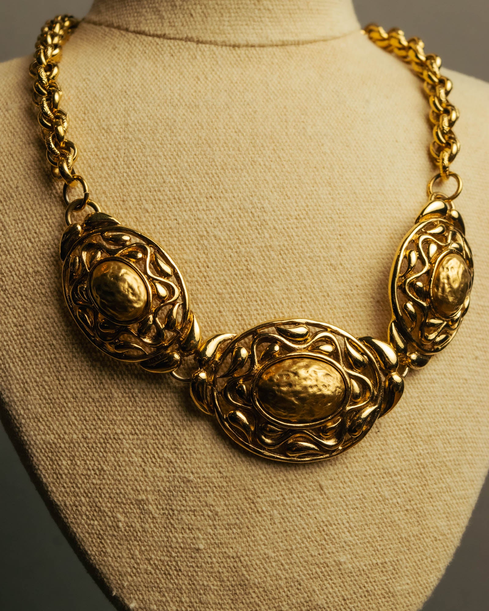 -SPECIAL- “YVES SAINT LAURENT” 80’s-90’s Baroque statement necklace