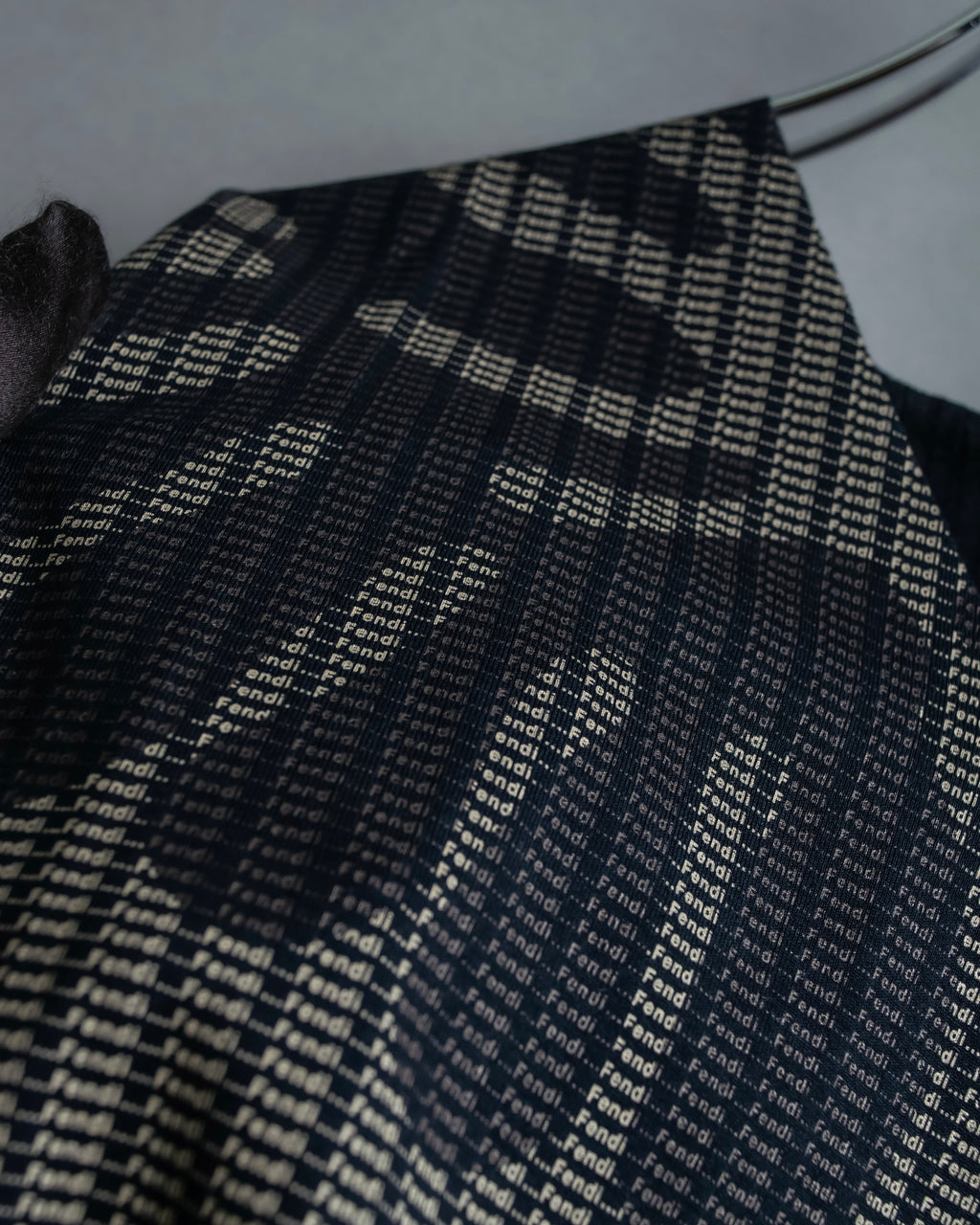 "FENDI" Logo print V-neck sleeveless top