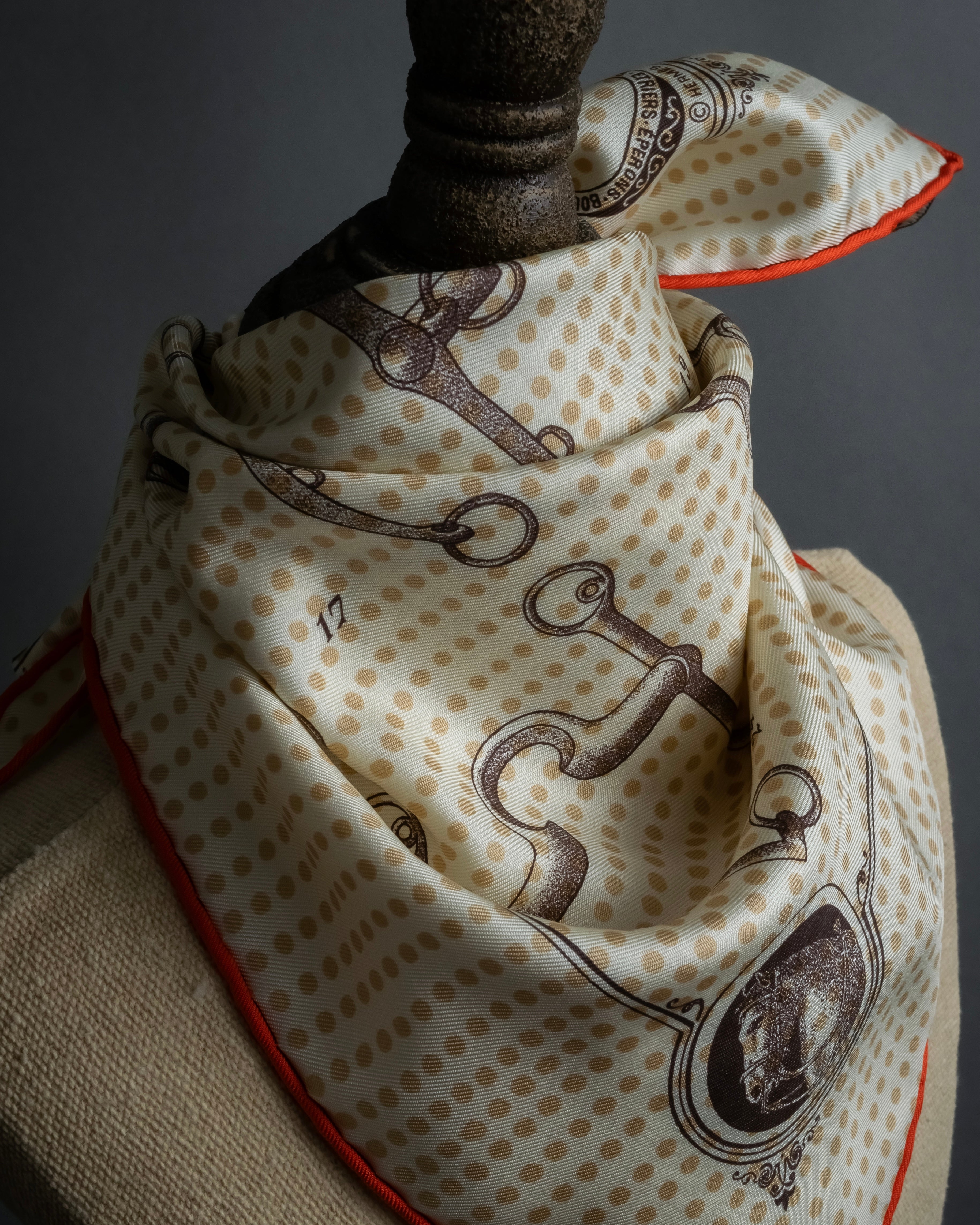 "HERMES" Carré 45 Gavroche MORS DE SELLE scarf