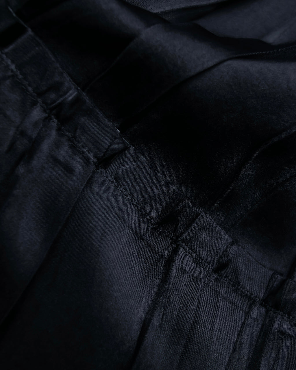 "ISSEY MIYAKE" Ribbon belt design pleats skirt