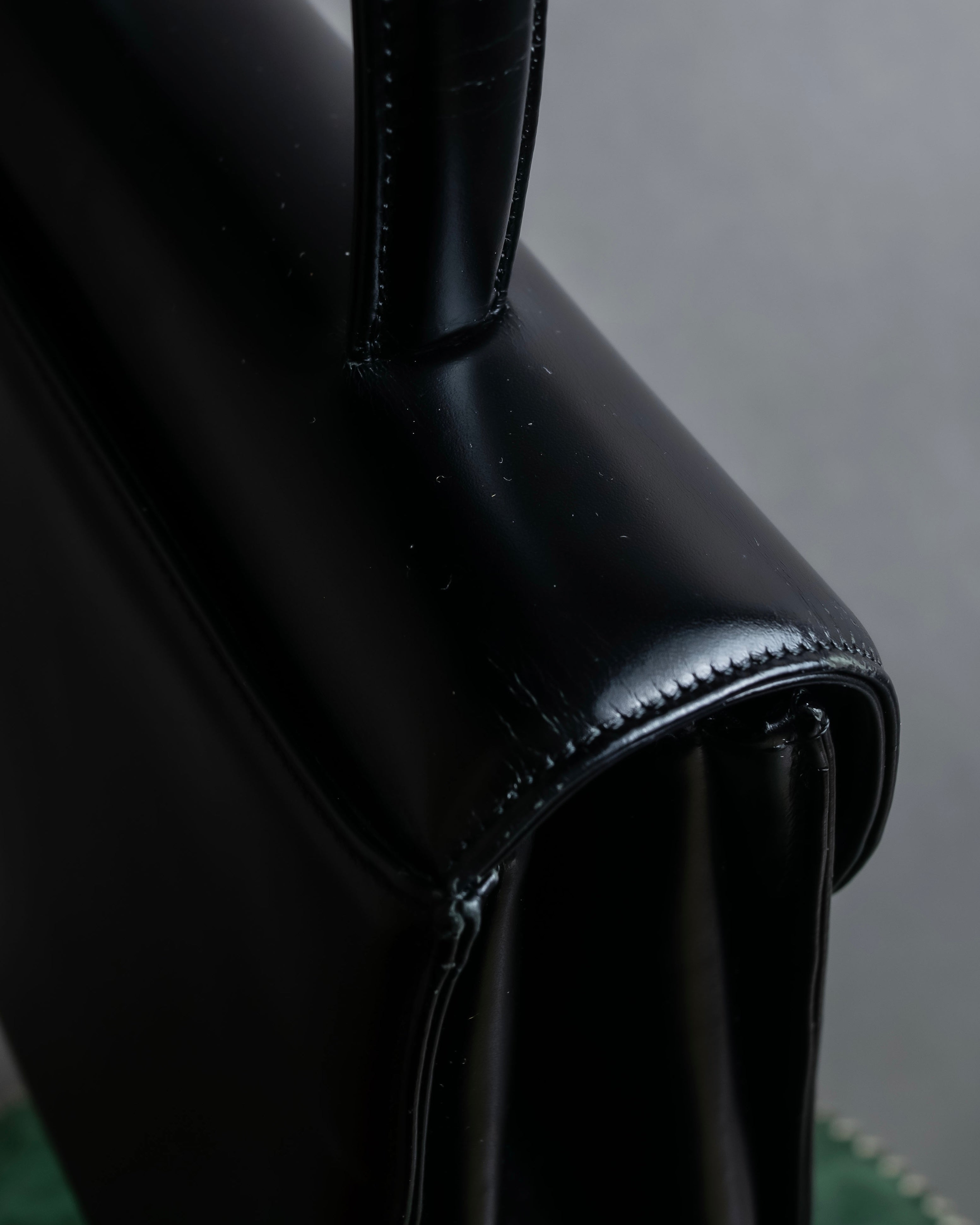 "Charles Jourdan" Logo half-moon metal plate design leather hand bag