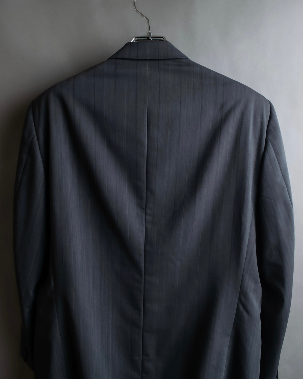 "CHRISTIAN DIOR MONSIEUR" Shadow stripe pattern classical formal detail set up