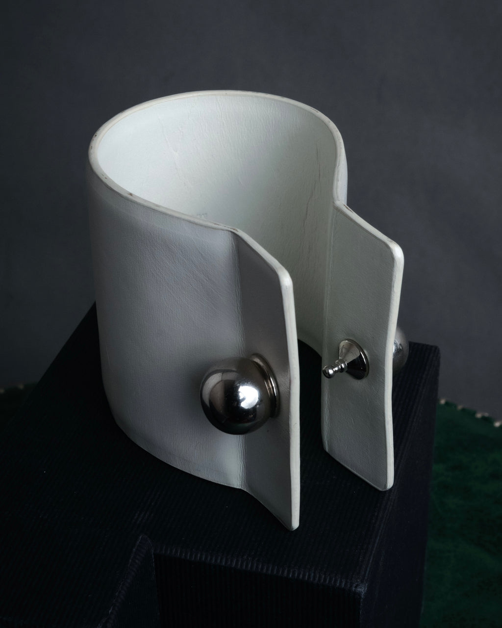 “JIL SANDER” 2020’s Sculptural leather cuff bangle