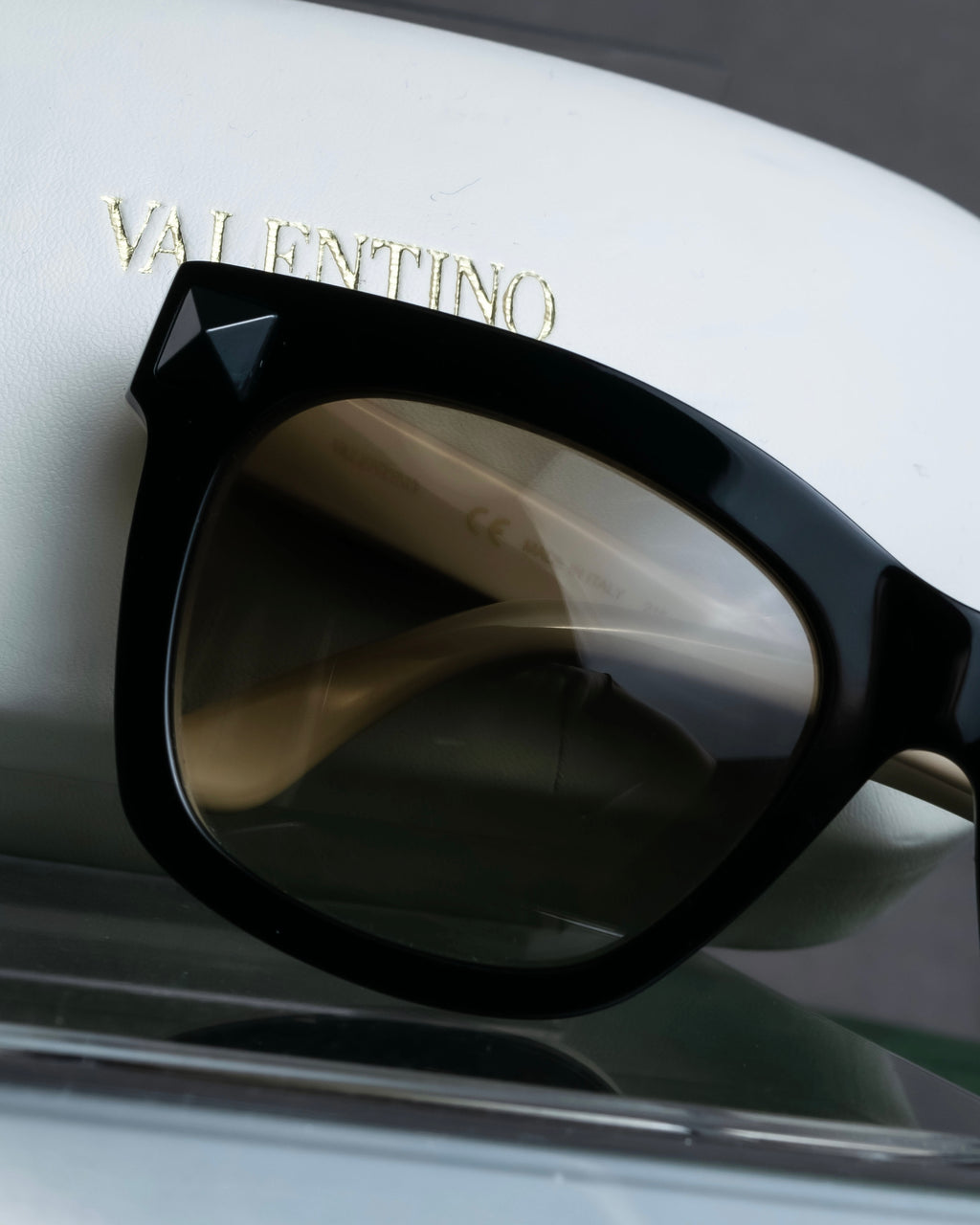 "VALENTINO" Two-tone Rockstud design sunglasses
