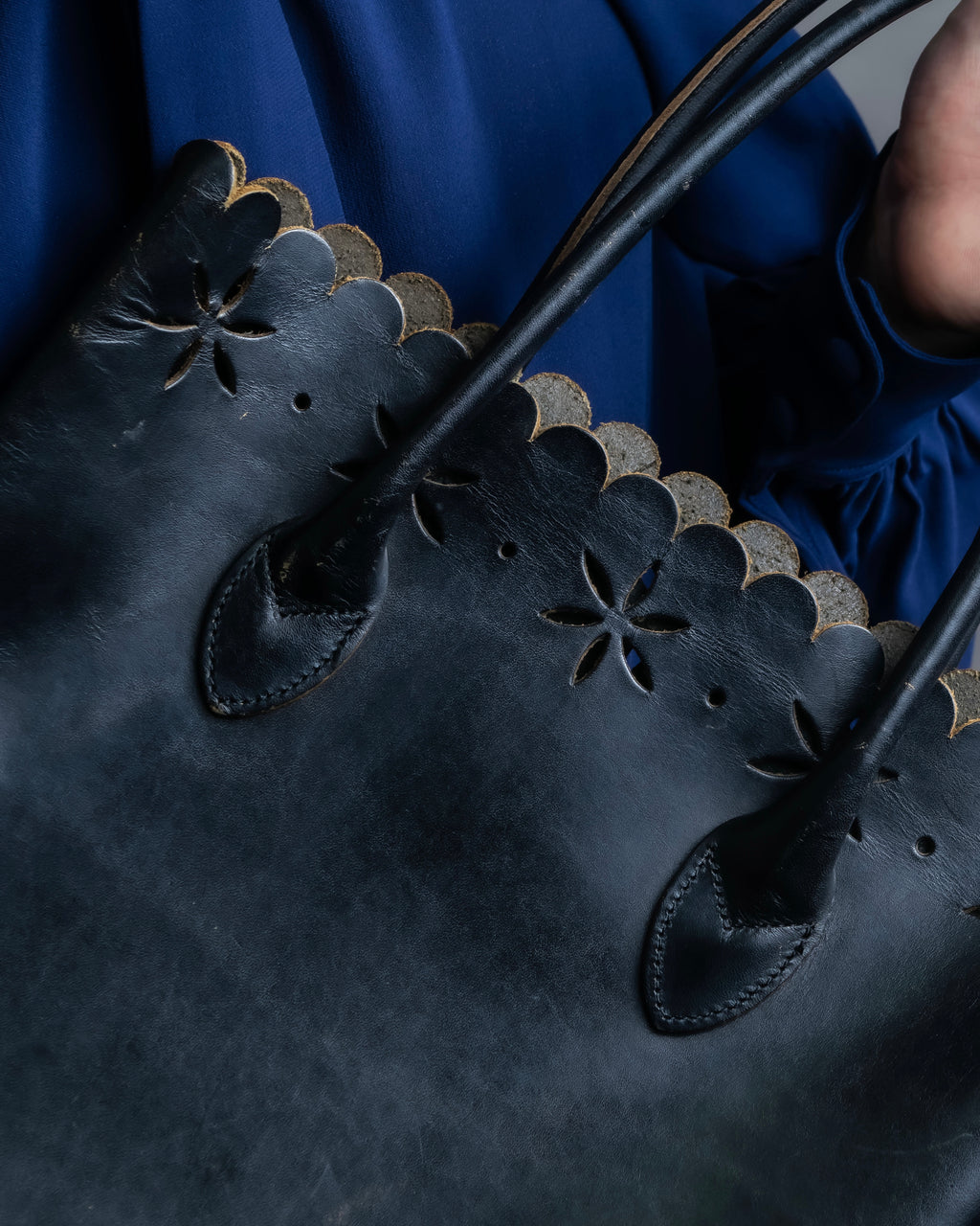 "tricot COMME des GARCONS" Floral pattern punching design tote bag