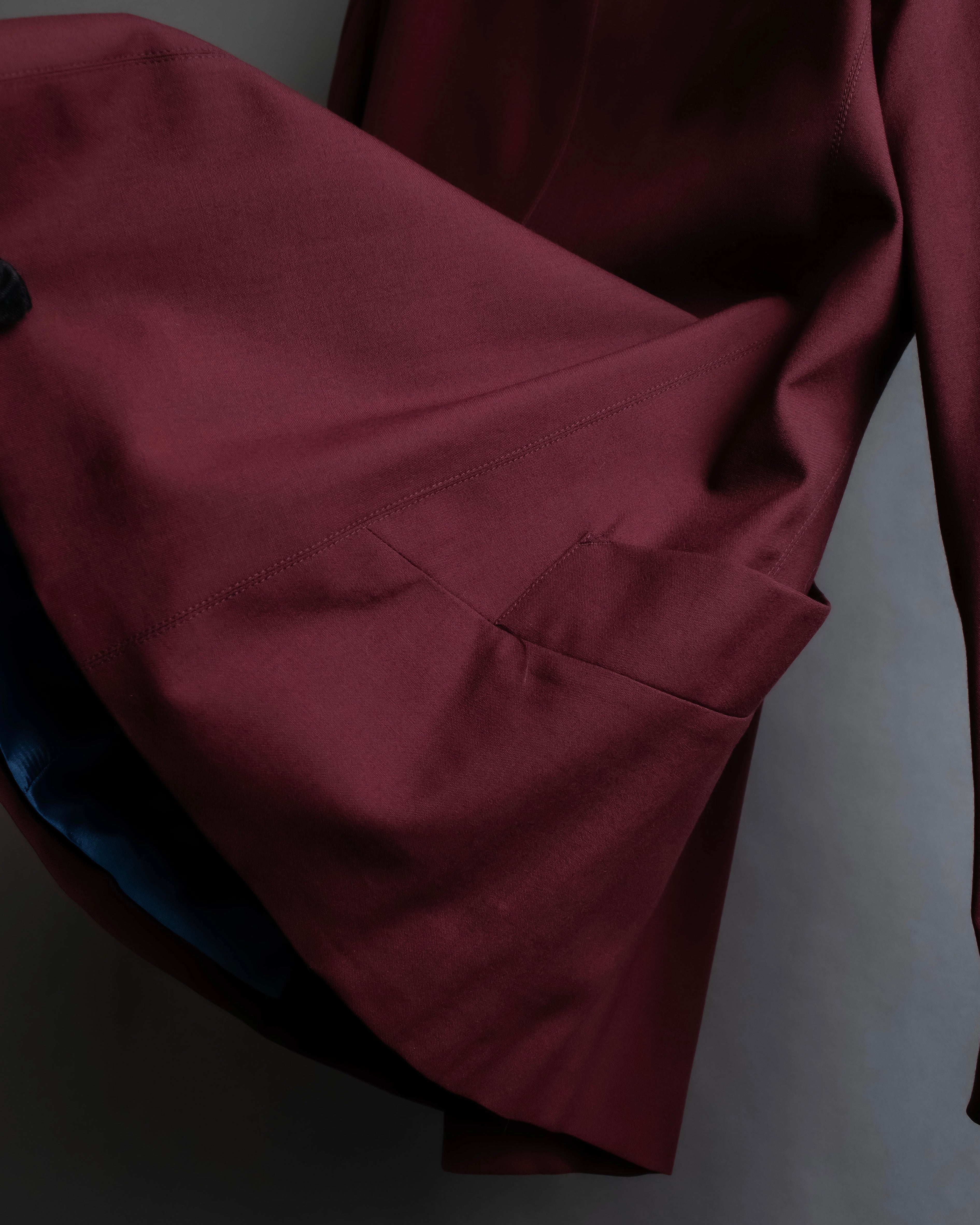 "JEAN PAUL GAULTIER FEMME"
Bordeaux color peaked lapel wool tailored jacket